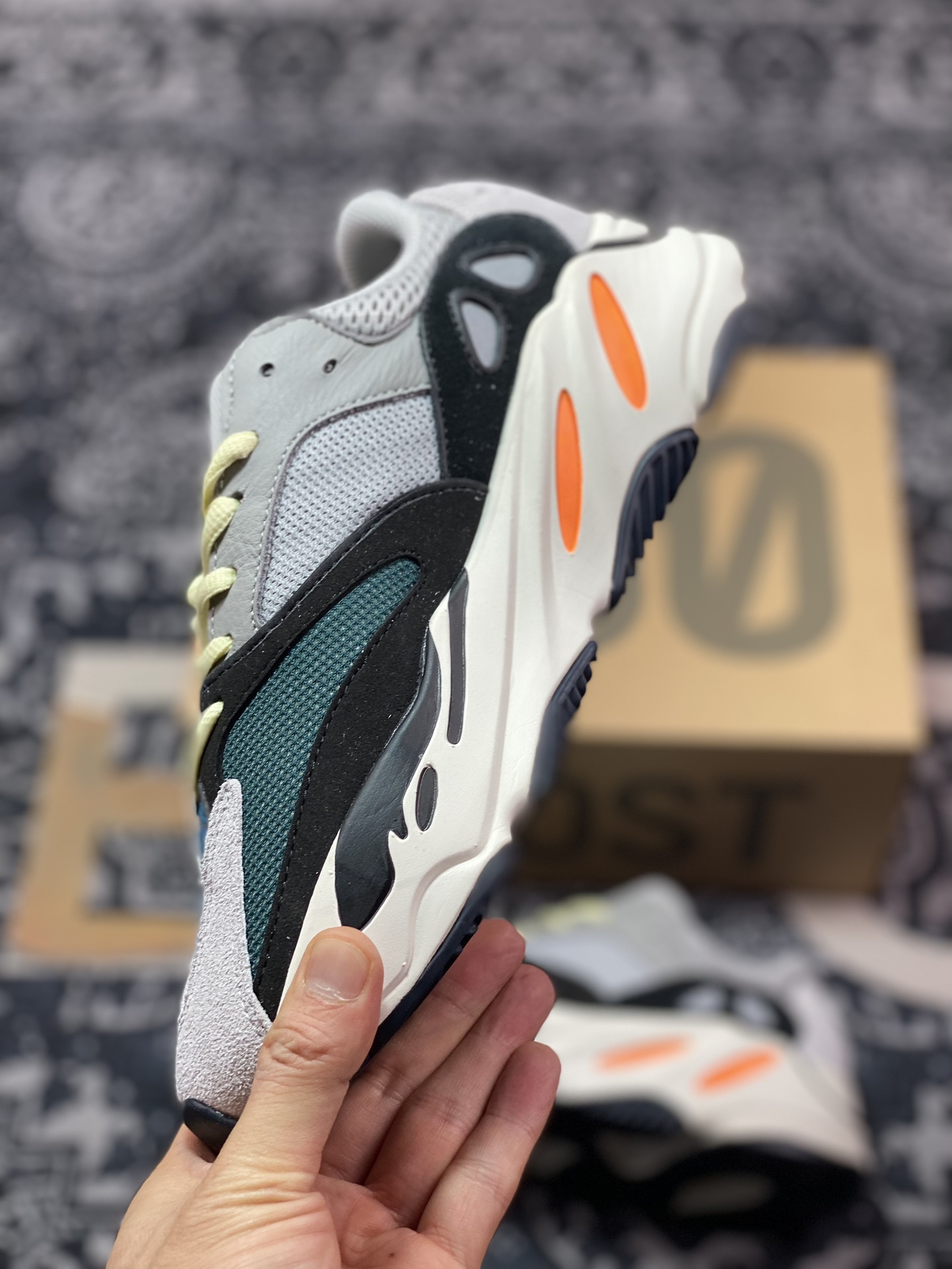 240 原装级别 AD 阿迪 YEEZY Boost 700V2 初代 B75571