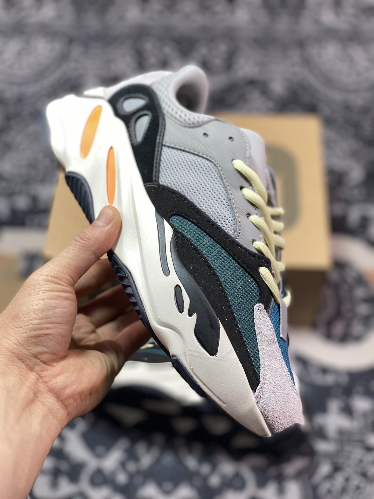 240 原装级别 AD 阿迪 YEEZY Boost 700V2 初代 B75571