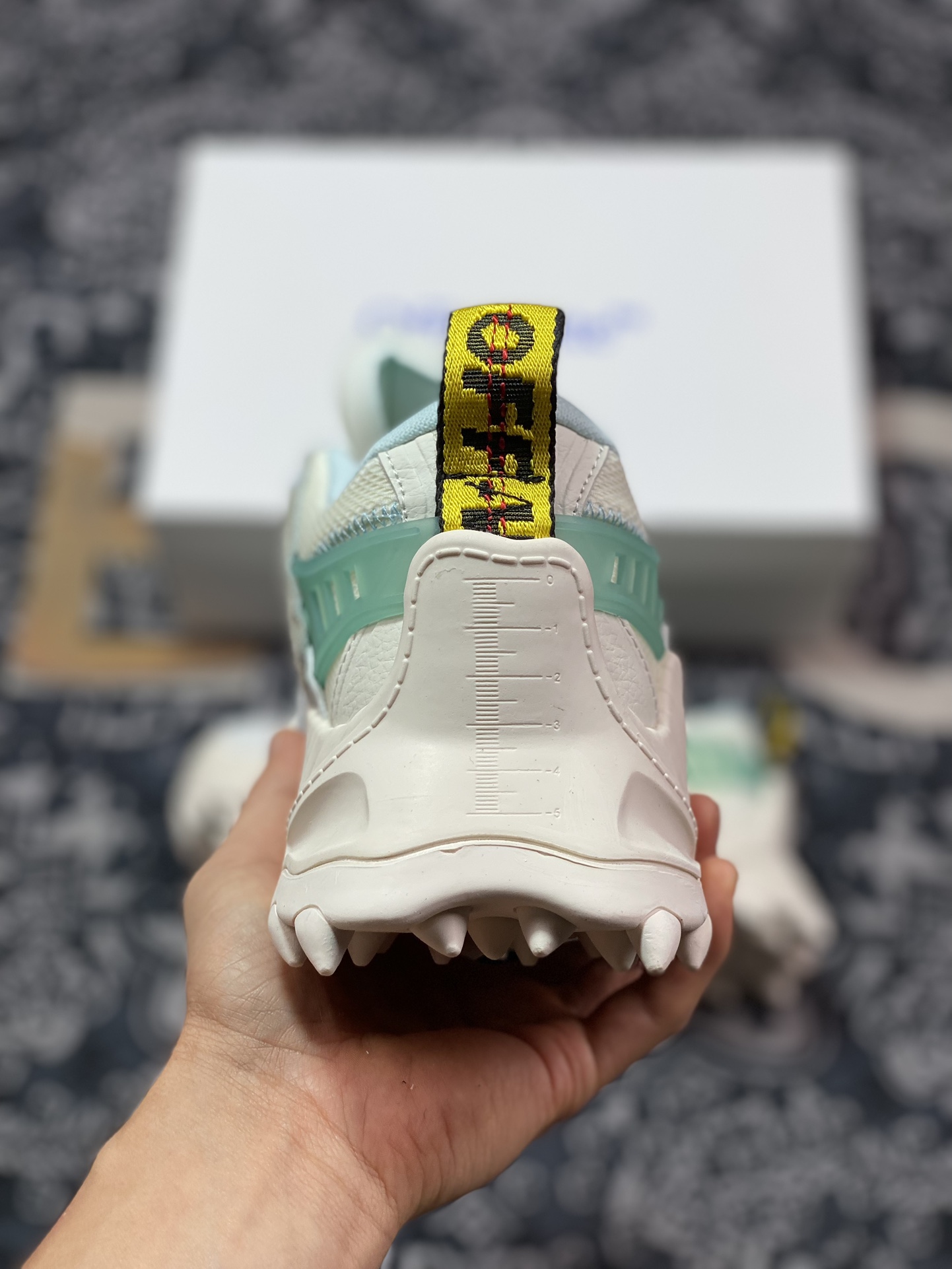 380 Off-White ODSY-1000 Chunky Arrow 系列低帮箭头增高运动鞋“米白蓝薄荷绿”OMIA139R208000530133