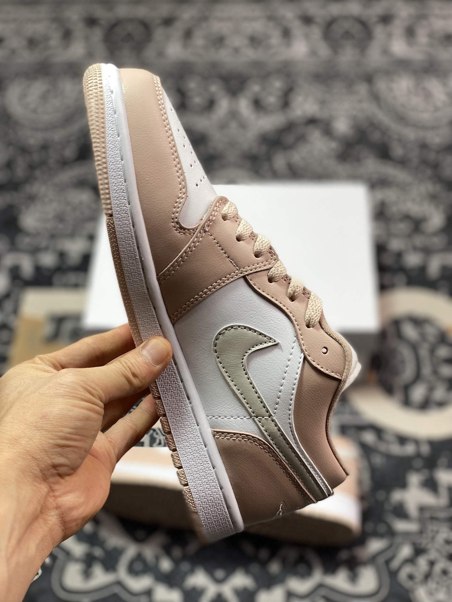 200 耐克Nike Air Jordan 1 Low”Crimson Tint”AJ1乔丹一代篮球鞋“嫩粉白灰钩子”DC0774-120