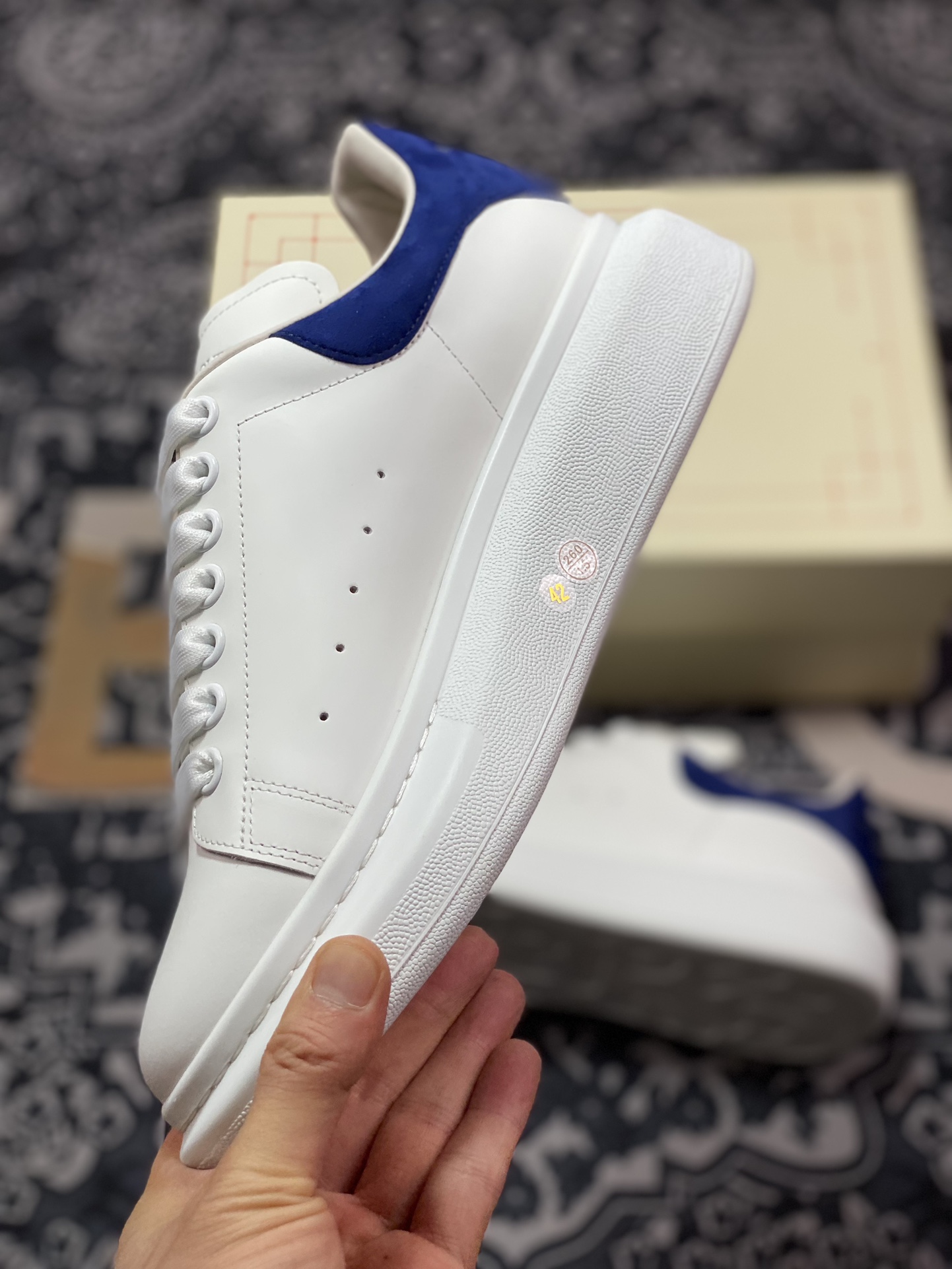 480 麦昆Alexander McQueen Oversized Sneakers 低帮时装厚底休闲运动小白板鞋