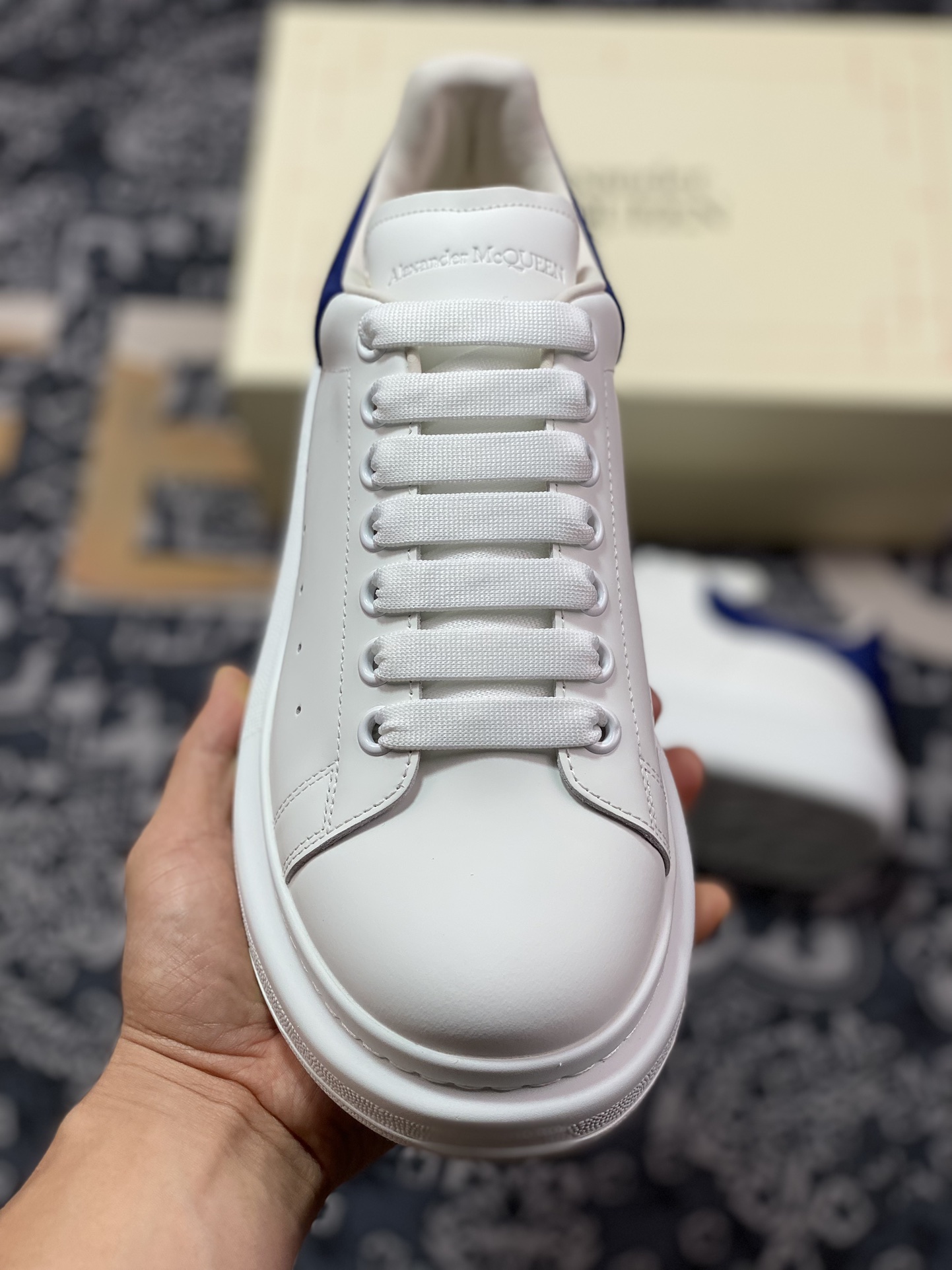 480 麦昆Alexander McQueen Oversized Sneakers 低帮时装厚底休闲运动小白板鞋