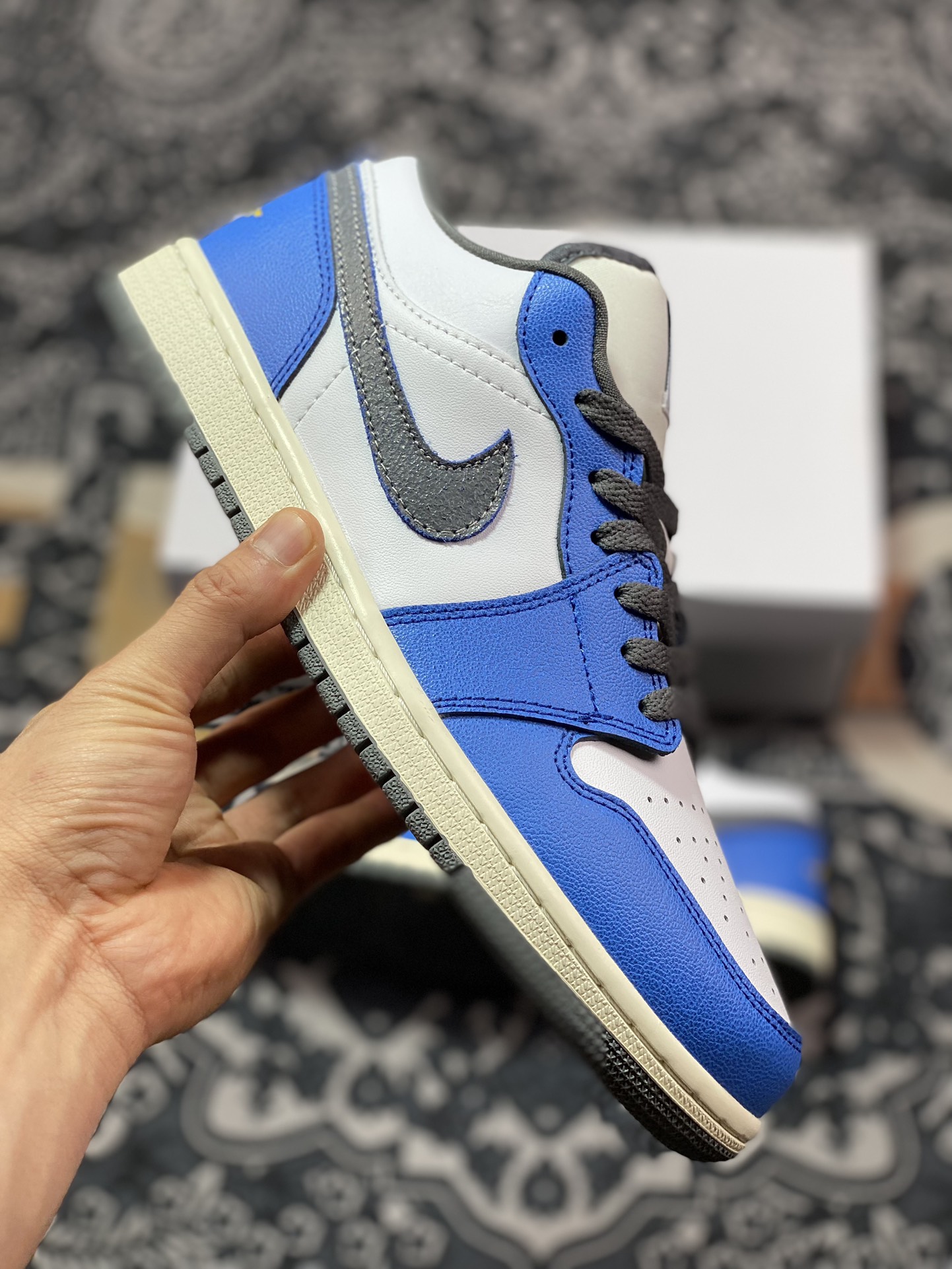 200  Nike Air Jordan 1 Low SE”Flight Vintage”AJ1乔丹一代低帮篮球鞋“联名小野比利闪电蓝”FV8439-104