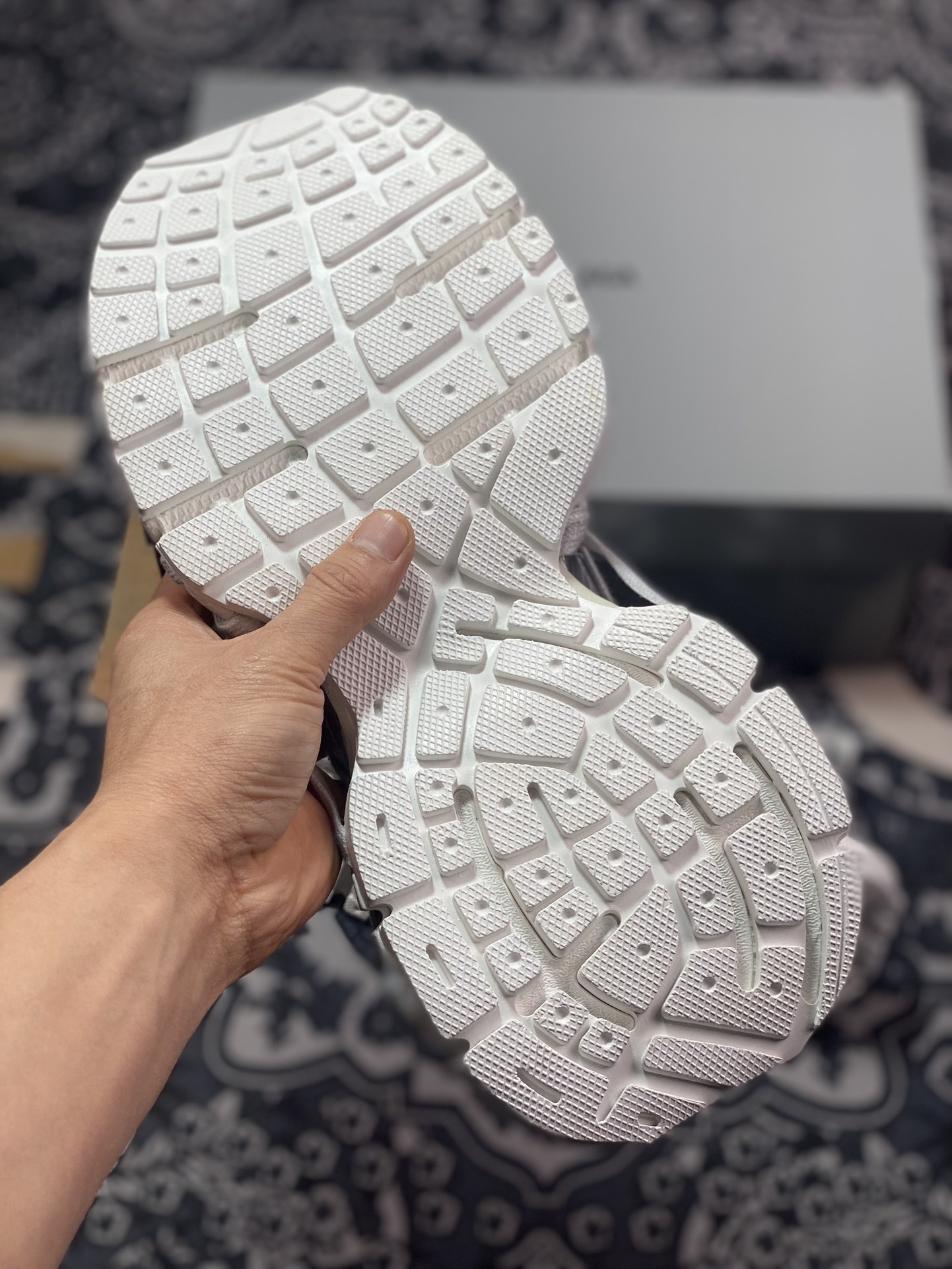 480 巴黎世家BALENCIAGA 3XL Extreme Lace Sneakers 3 慢跑鞋“白银做旧木乃伊绑绳”778698 W3XLL 0125