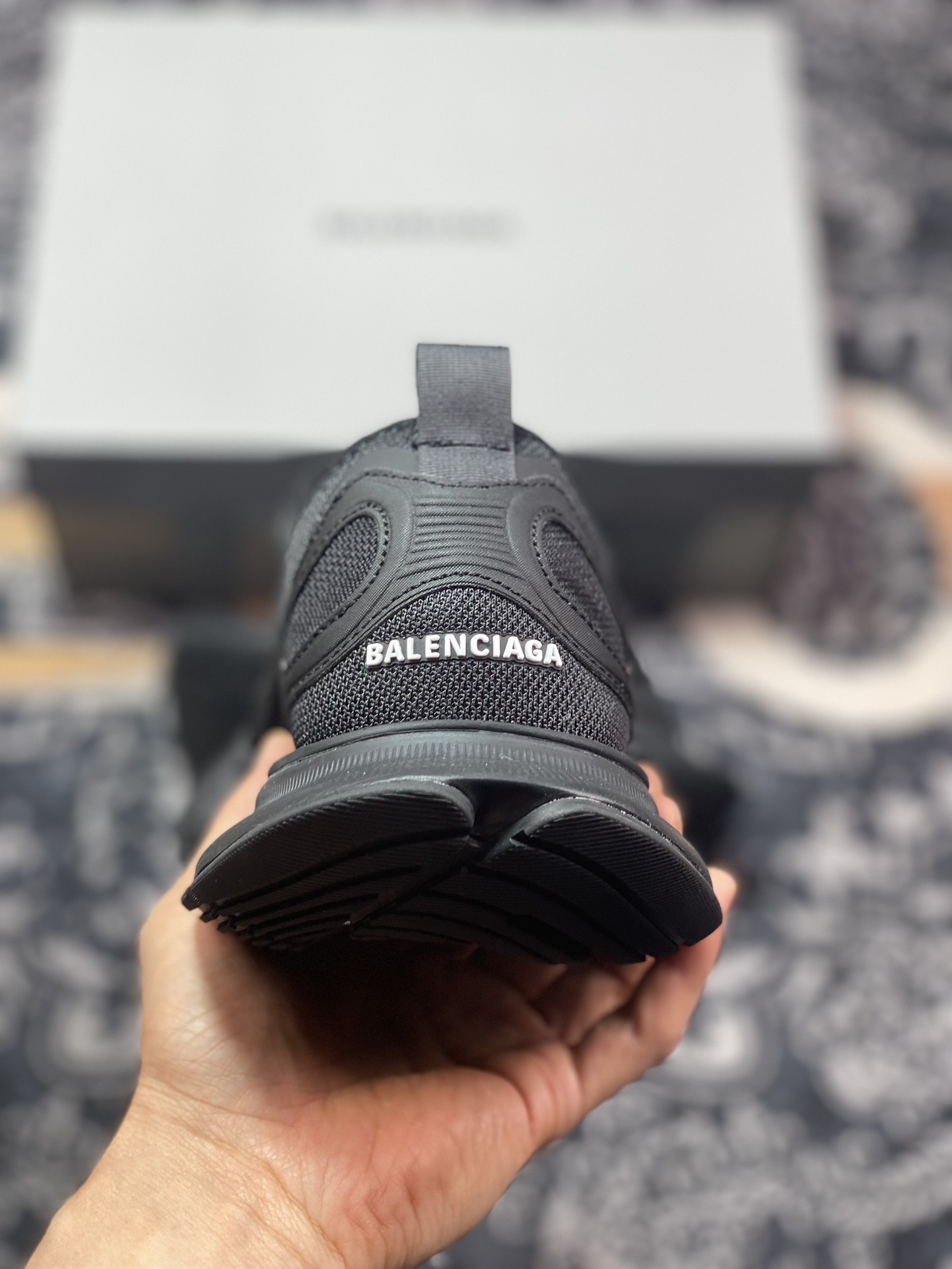 500 巴黎世家BALENCIAGA Circuit Sneakers 环道系列低帮慢跑鞋“网织武士黑白LOGO”793944 WFLGY 1000