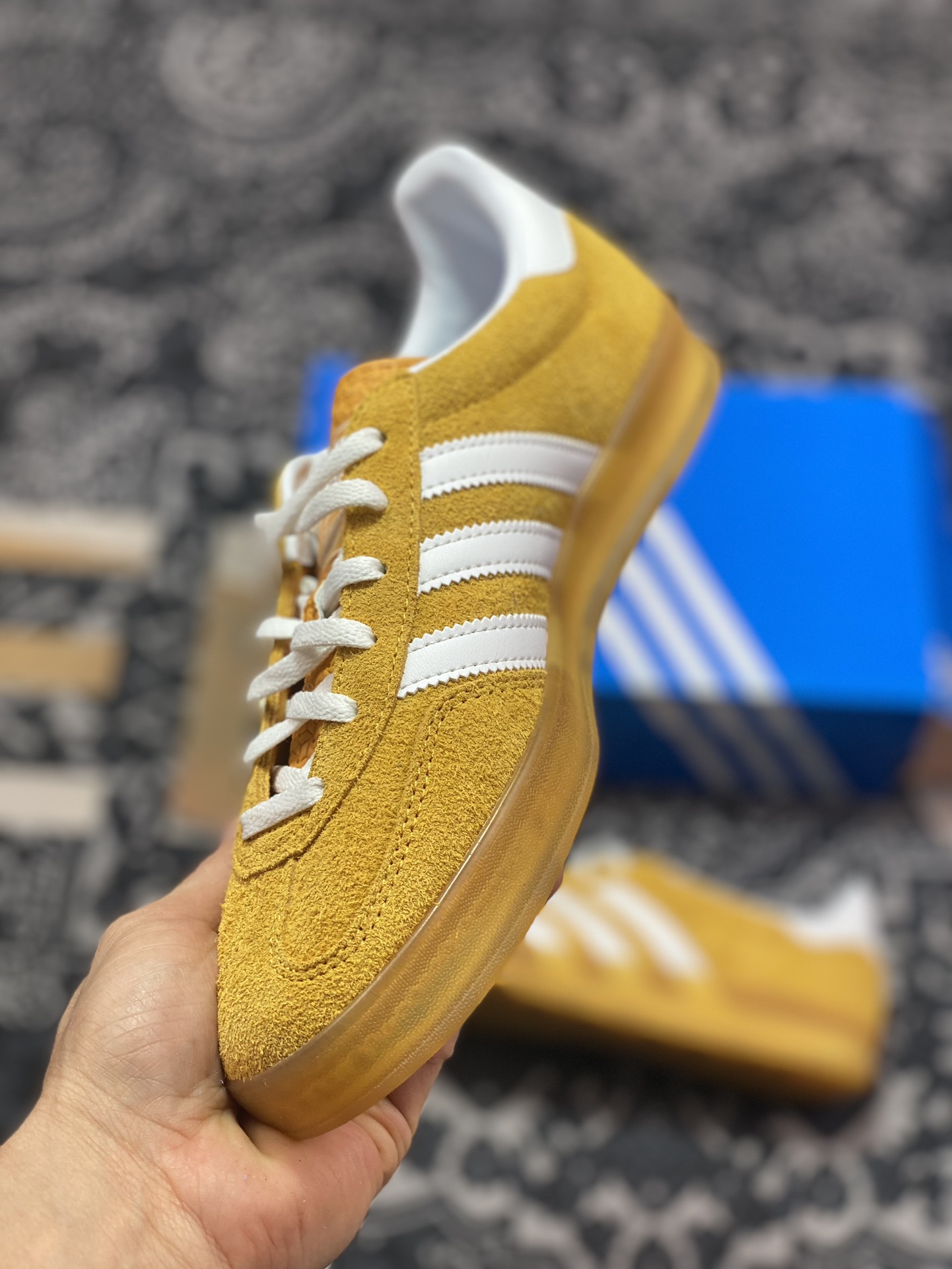 200 优选 原装级别 VT版 AD Original Gazelle Indoor Trainers 低帮板鞋 HQ8716