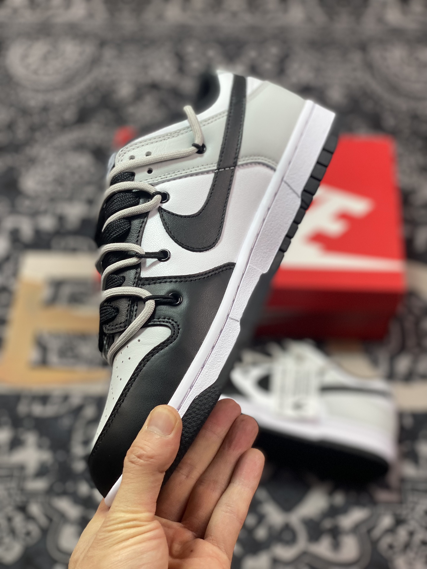 260 耐克Nike SB Dunk Low Lot”Black White Grey”扣篮板鞋“黑白灰熊猫绑绳”CW1590-100