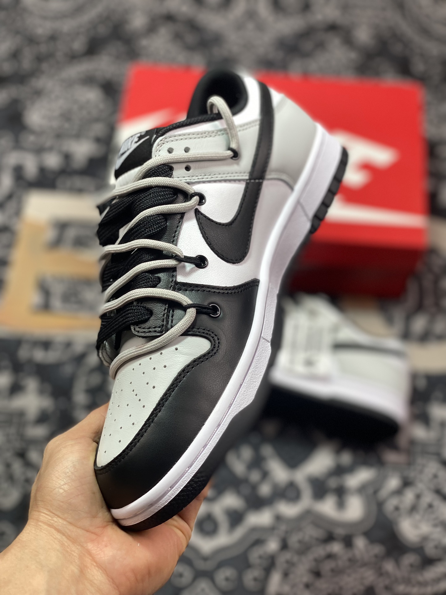 260 耐克Nike SB Dunk Low Lot”Black White Grey”扣篮板鞋“黑白灰熊猫绑绳”CW1590-100