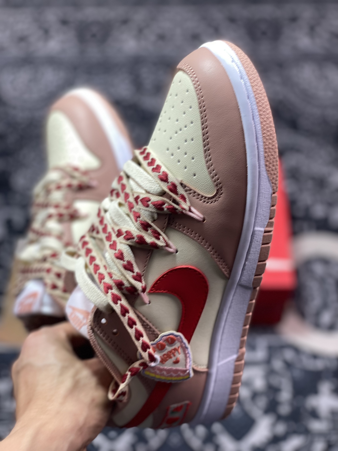 260 耐克Nike SB Dunk Low Lot”Strawberry Cake”扣篮板鞋“玫瑰粉草莓蛋糕绑绳”DD1503-118