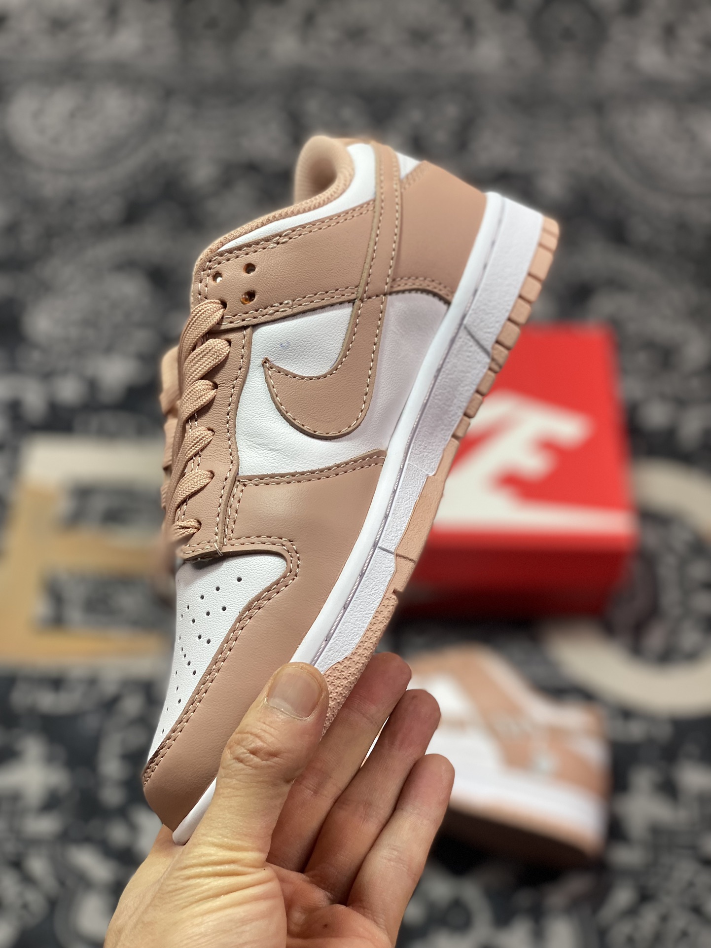 260 耐克Nike SB Dunk Low"Rose Whisper"扣篮系列低帮板鞋“皮革玫瑰粉白毛线猫”DD1503-118