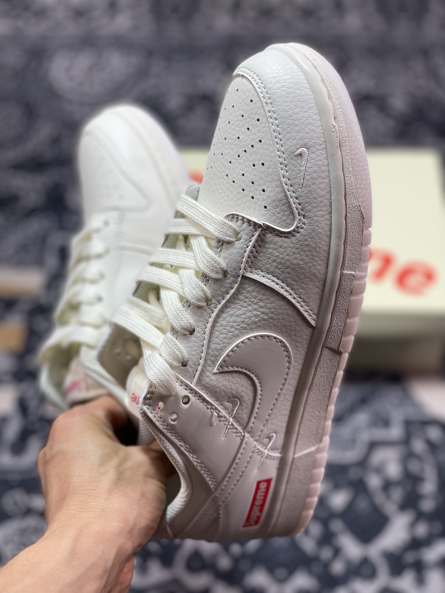 300 原装级别 Supreme x Nike Dunk Low 米白双勾 BB8675-104