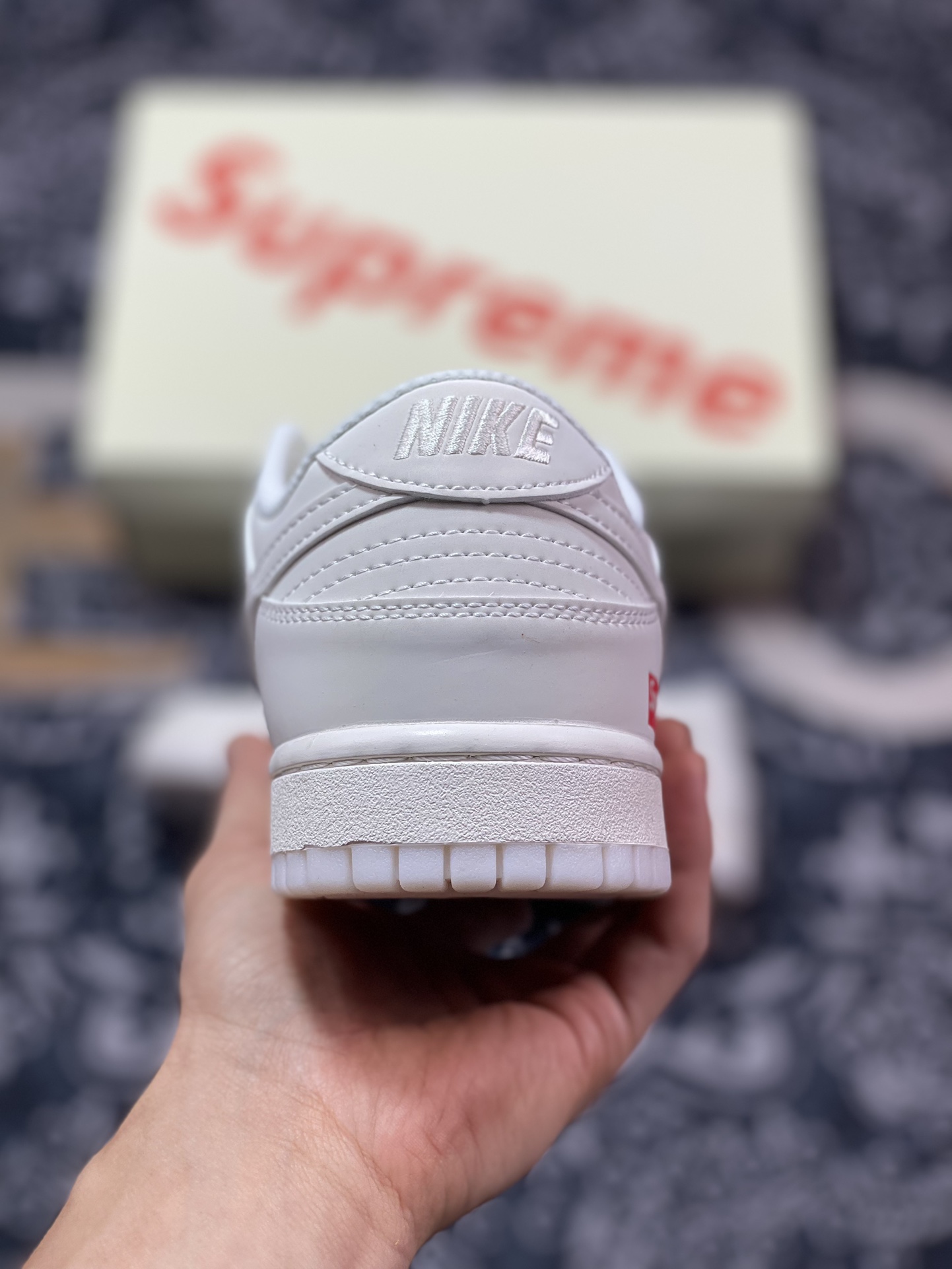 300 原装级别 Supreme x Nike Dunk Low 米白双勾 BB8675-104