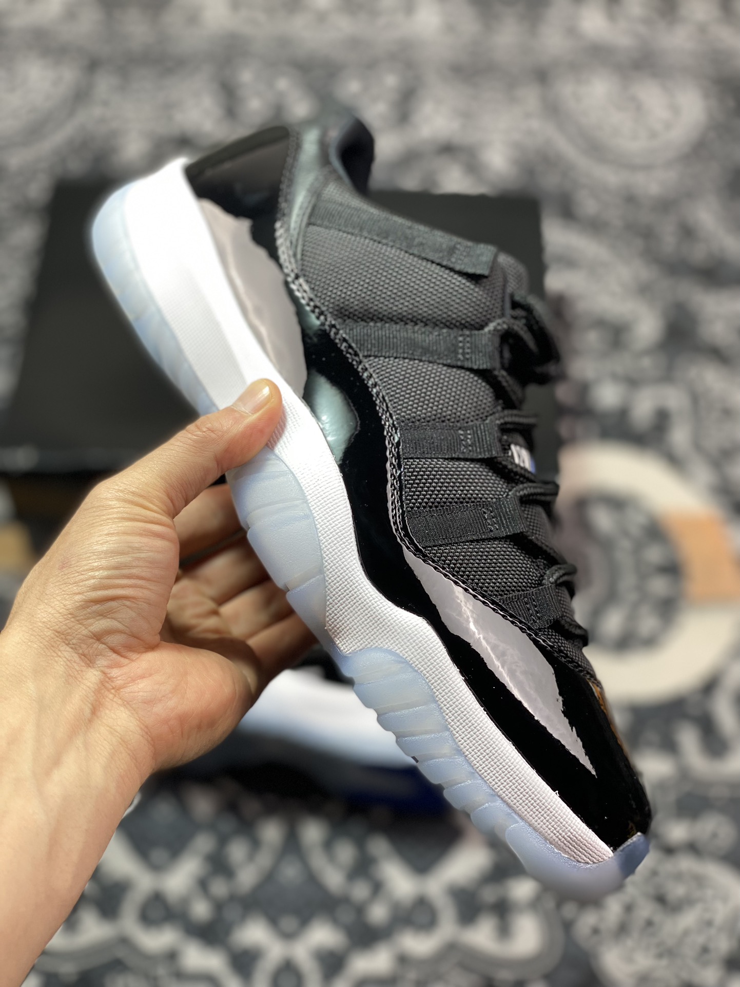 500  AIR JORDAN XI RETRO AJ11 大灌篮低帮 FV5104-004