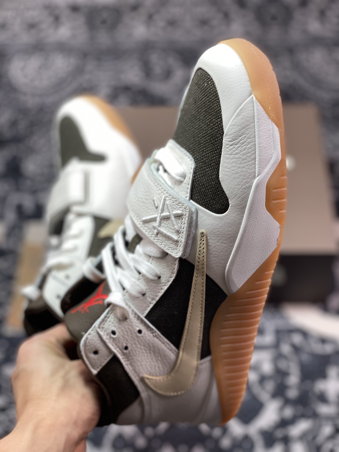 450 Travis Scott X Nike Jordan Cut The Check”Reverse Mocha”篮球鞋“TS联名反转摩卡棕白倒钩”FZ8117-100