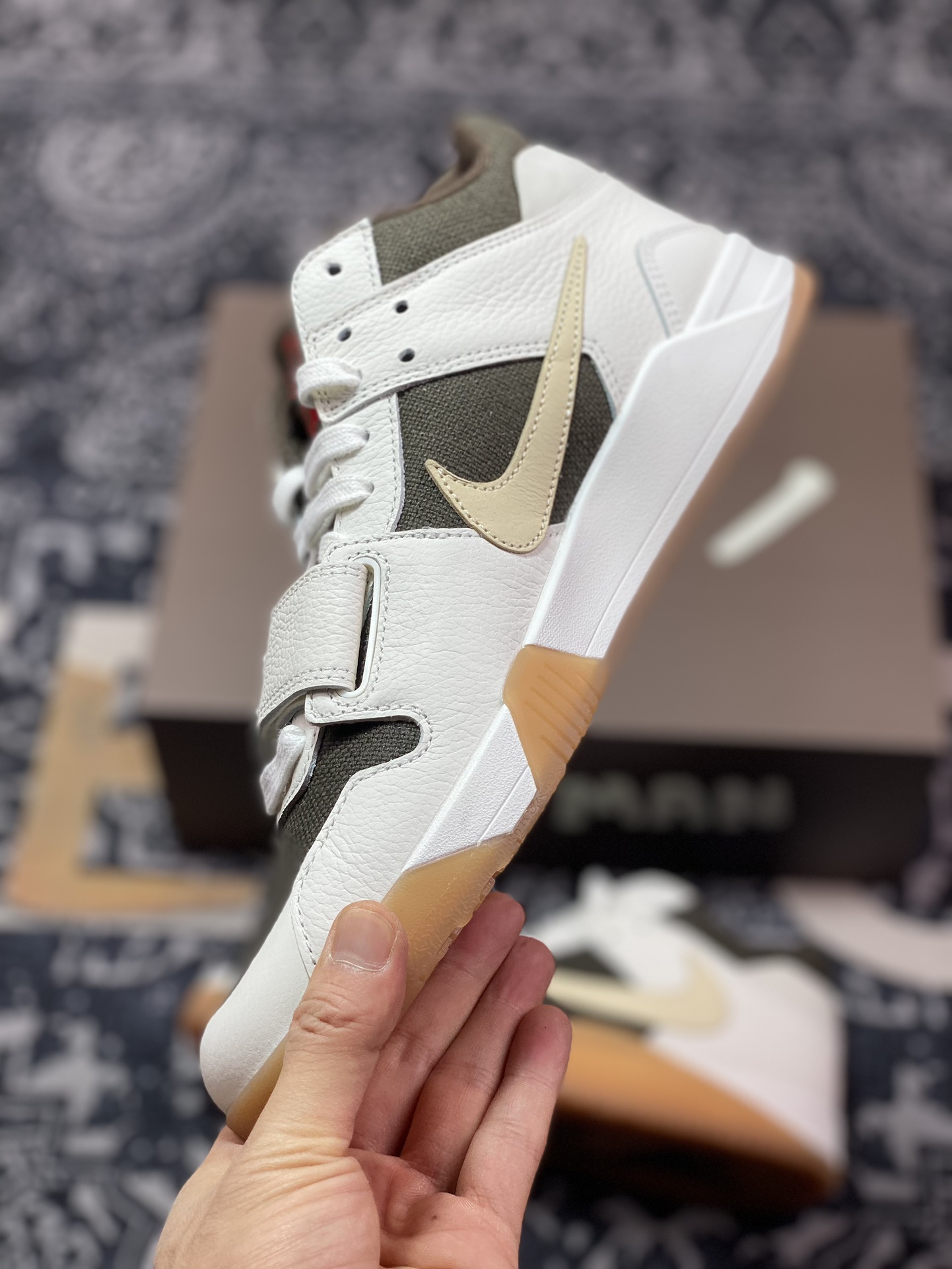 450 Travis Scott X Nike Jordan Cut The Check”Reverse Mocha”篮球鞋“TS联名反转摩卡棕白倒钩”FZ8117-100