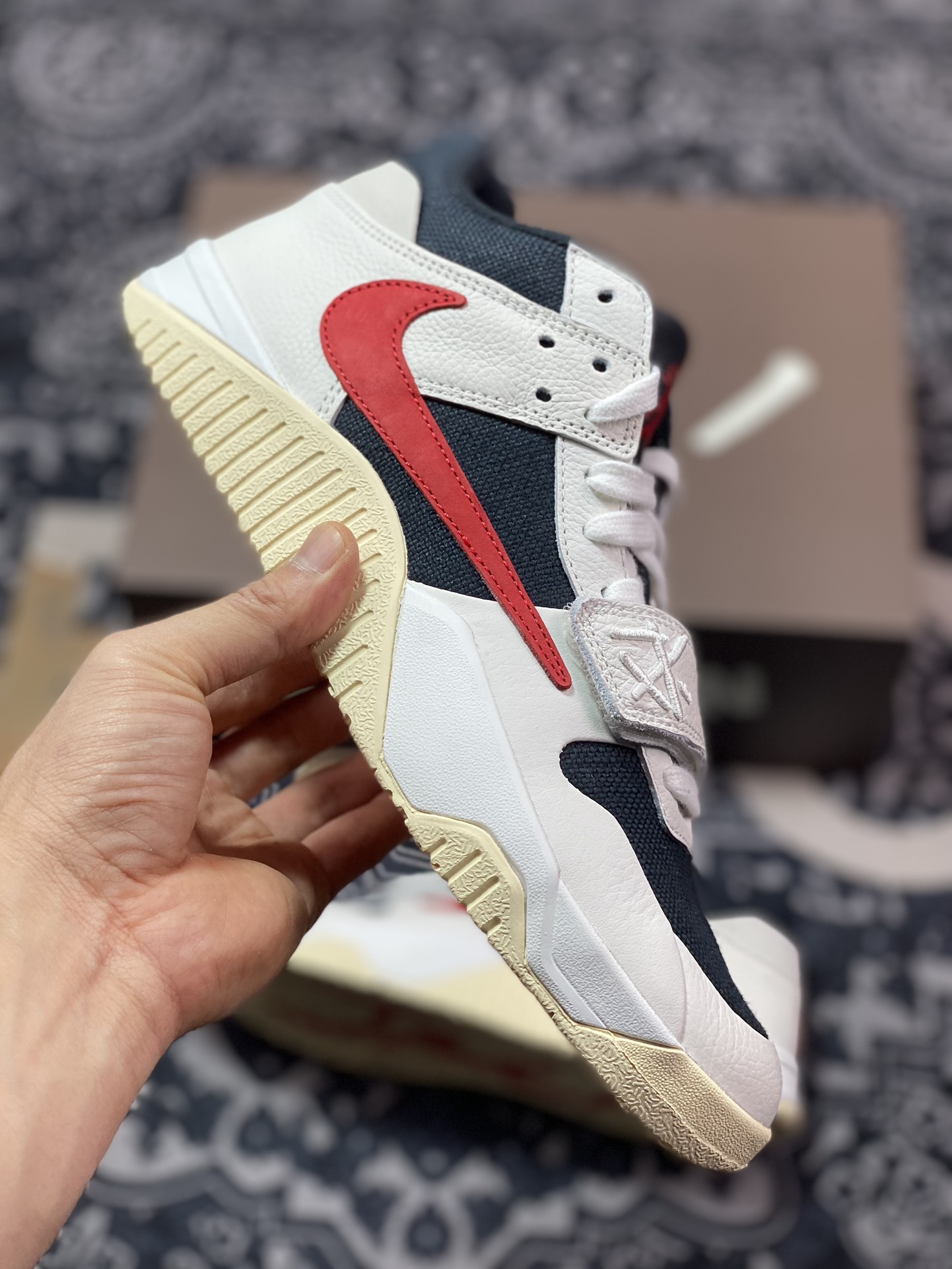 450 Travis Scott X Nike Jordan Cut The Check”University Red”篮球鞋“TS联名米白黑红大学红倒钩”FZ8117-101