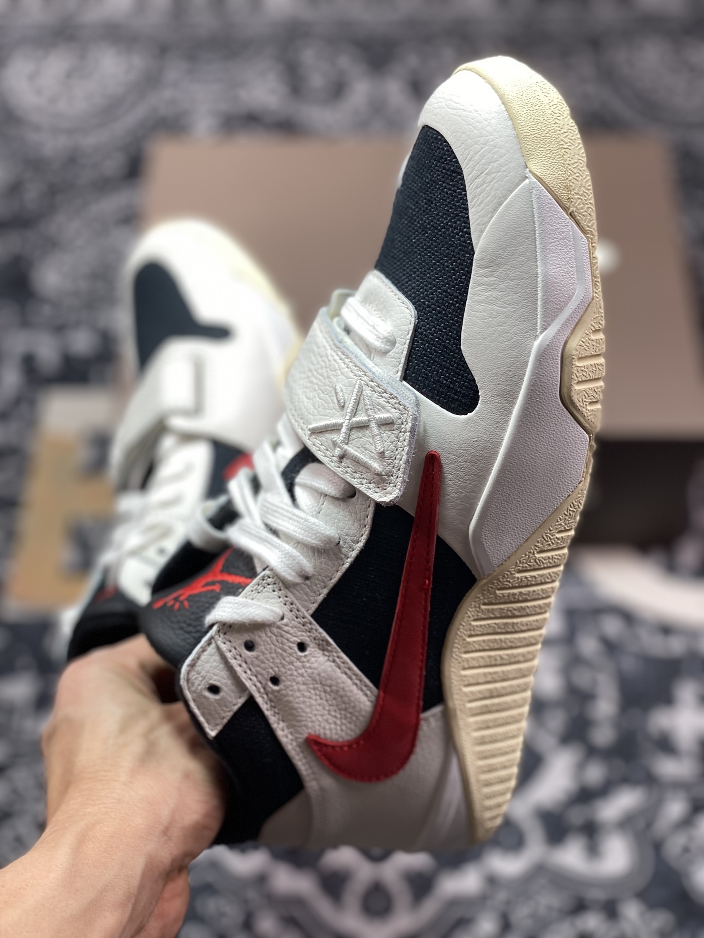 450 Travis Scott X Nike Jordan Cut The Check”University Red”篮球鞋“TS联名米白黑红大学红倒钩”FZ8117-101