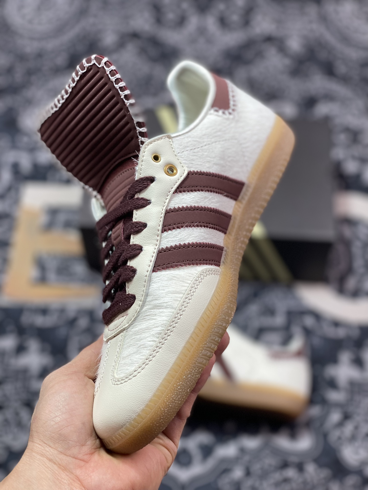 200 Wales Bonner x Adidas Originals Samba Classic”Pony Tonal”桑巴舞板鞋“联名米白酒红马毛生胶底”IE0586