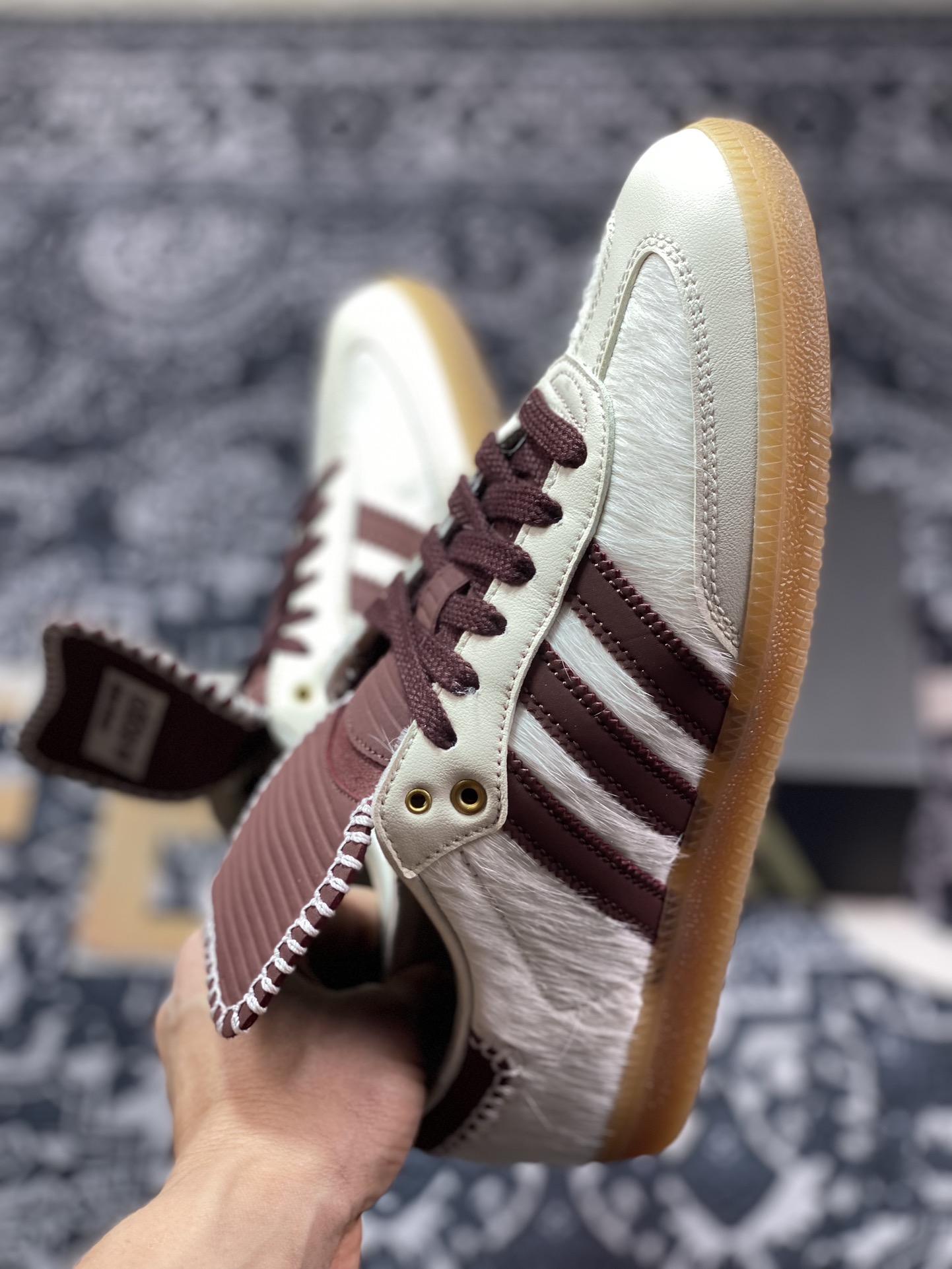 200 Wales Bonner x Adidas Originals Samba Classic”Pony Tonal”桑巴舞板鞋“联名米白酒红马毛生胶底”IE0586