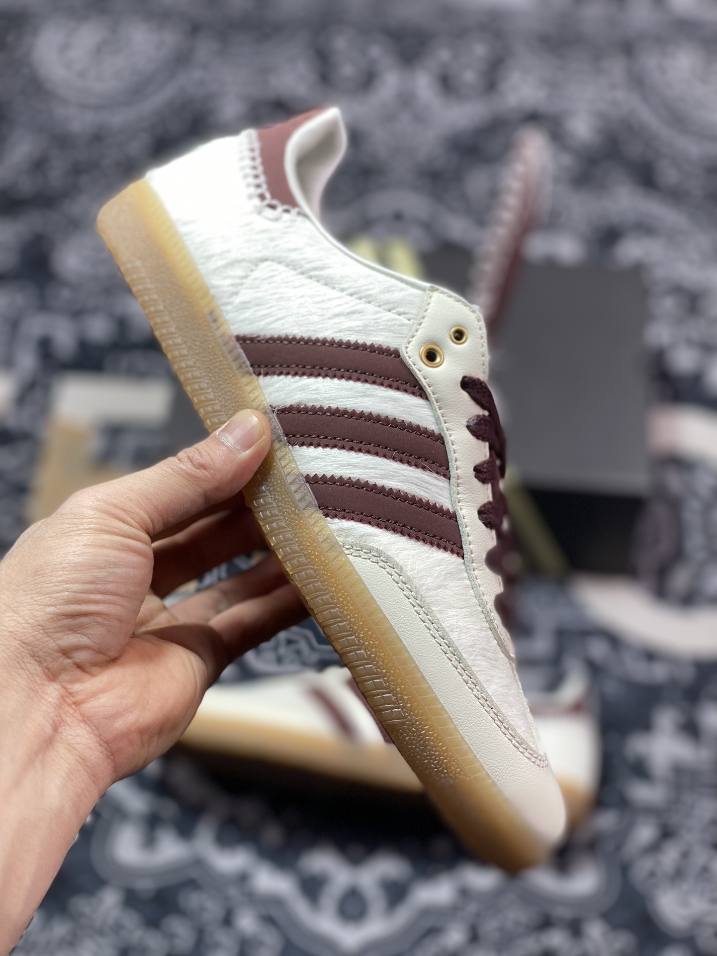 200 Wales Bonner x Adidas Originals Samba Classic”Pony Tonal”桑巴舞板鞋“联名米白酒红马毛生胶底”IE0586