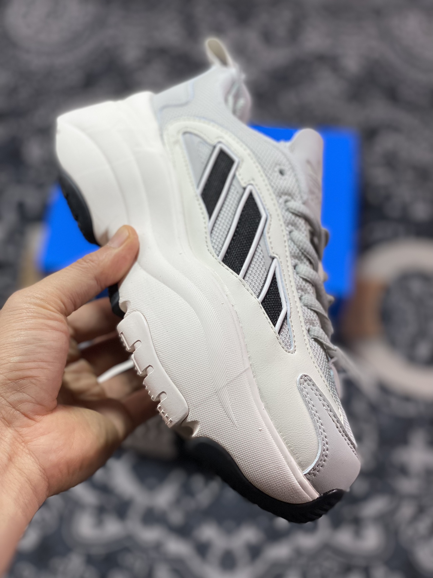 240 原装级别 adidas originals Ozgaia 白灰 IG6042