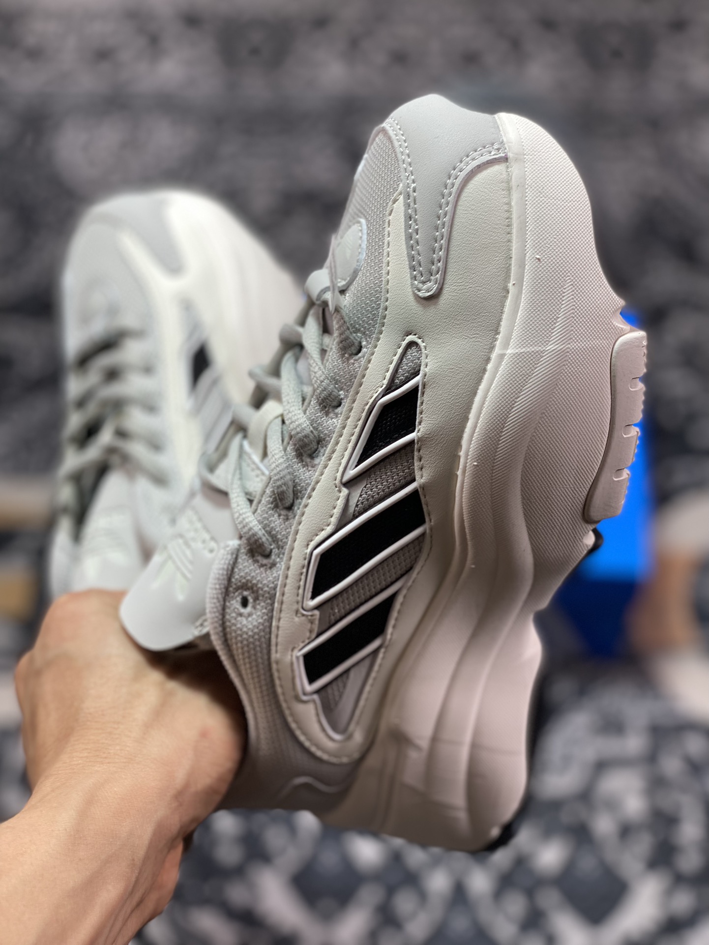 240 原装级别 adidas originals Ozgaia 白灰 IG6042