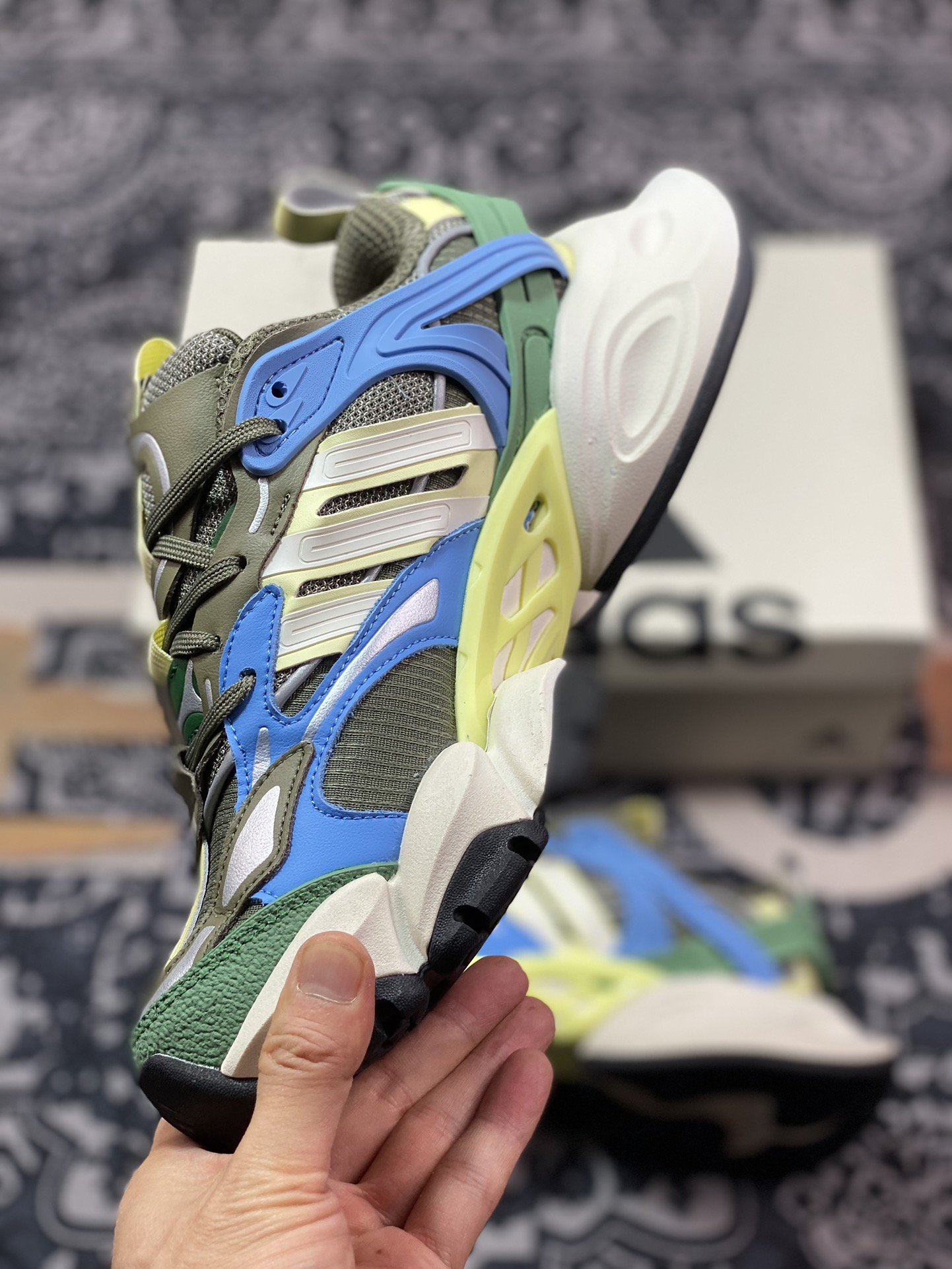 260 阿迪达斯Adidas XLG Runner Deluxe 跑步者豪华版系列低帮慢跑鞋“橄榄绿浅蓝黄”IH0616