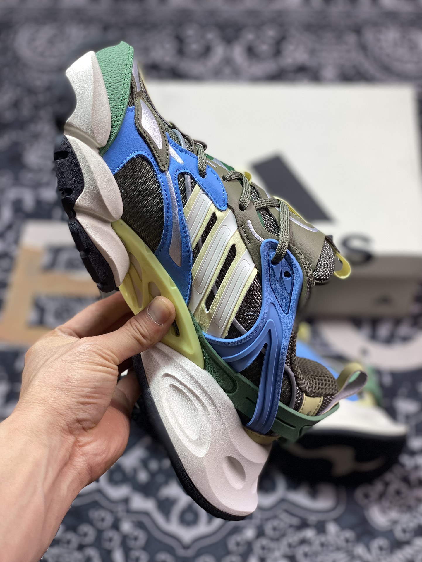 260 阿迪达斯Adidas XLG Runner Deluxe 跑步者豪华版系列低帮慢跑鞋“橄榄绿浅蓝黄”IH0616