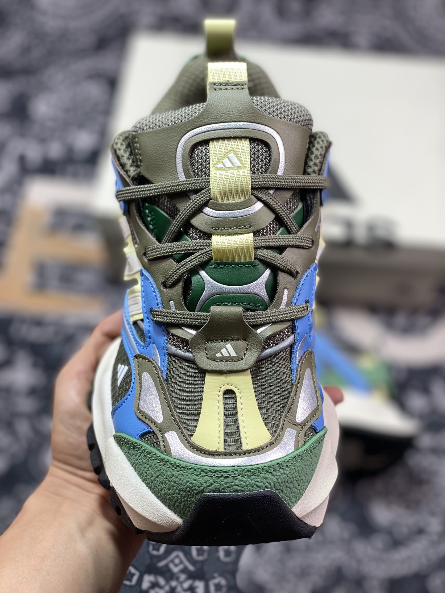 260 阿迪达斯Adidas XLG Runner Deluxe 跑步者豪华版系列低帮慢跑鞋“橄榄绿浅蓝黄”IH0616