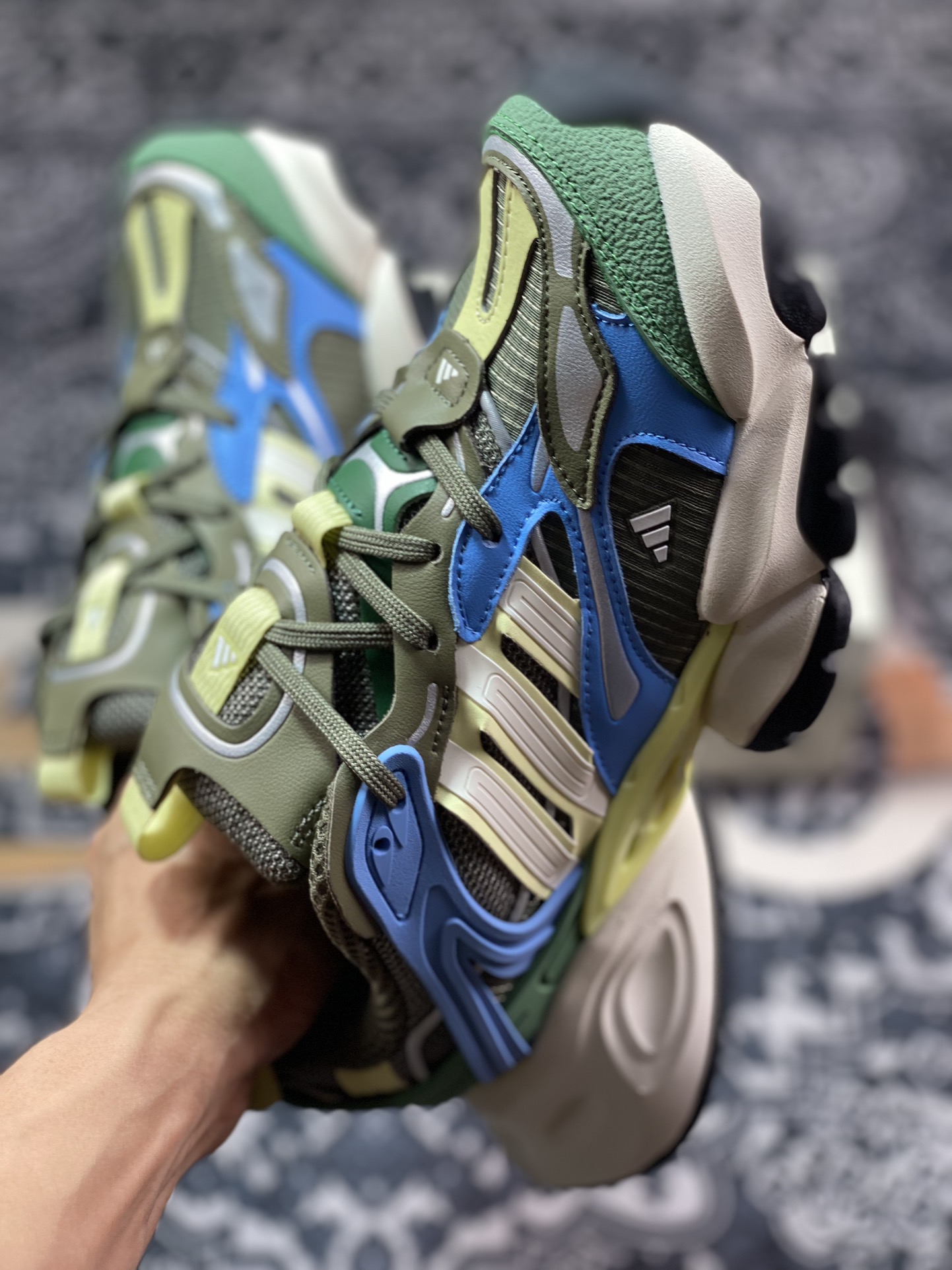 260 阿迪达斯Adidas XLG Runner Deluxe 跑步者豪华版系列低帮慢跑鞋“橄榄绿浅蓝黄”IH0616