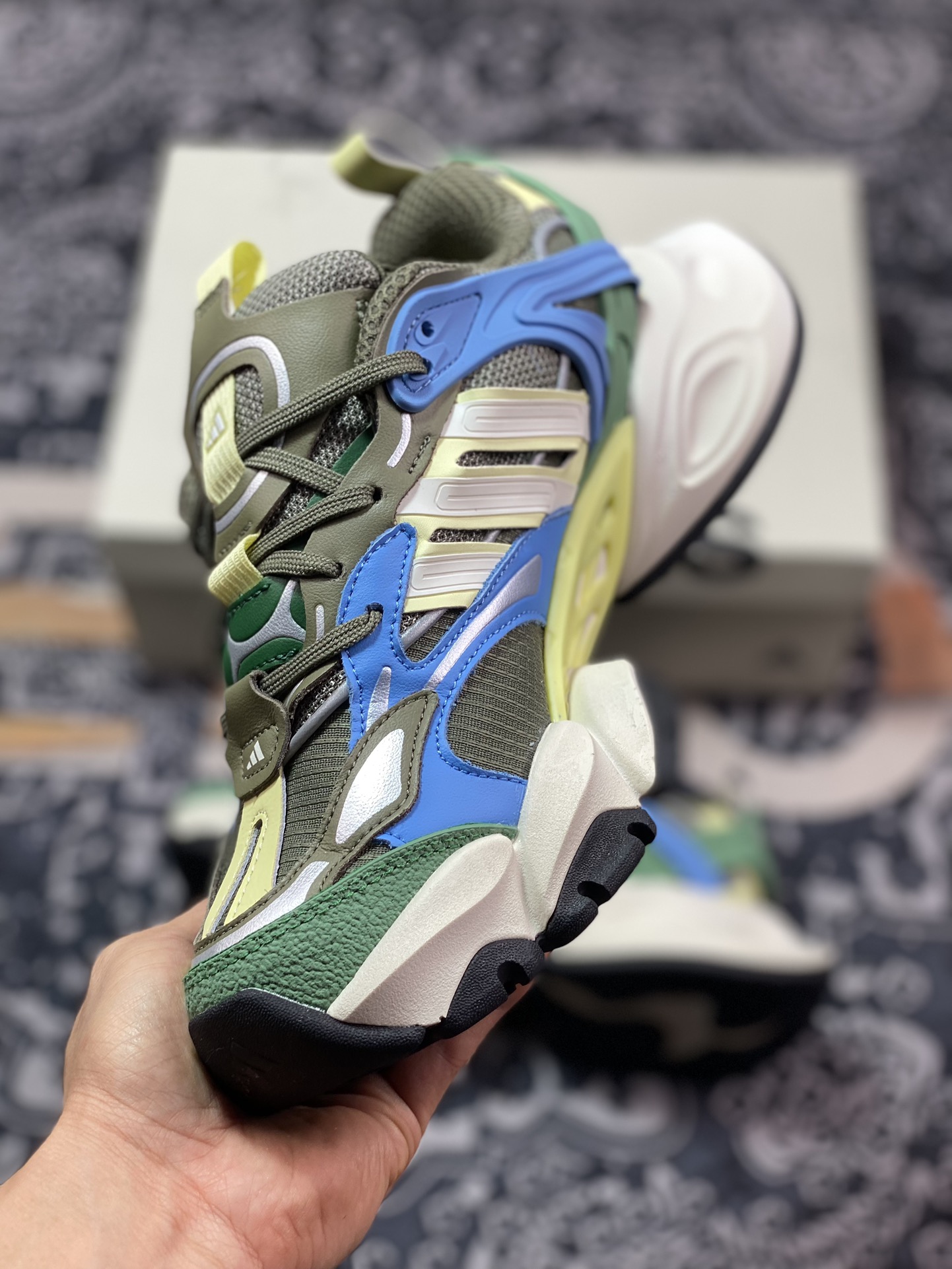 260 阿迪达斯Adidas XLG Runner Deluxe 跑步者豪华版系列低帮慢跑鞋“橄榄绿浅蓝黄”IH0616