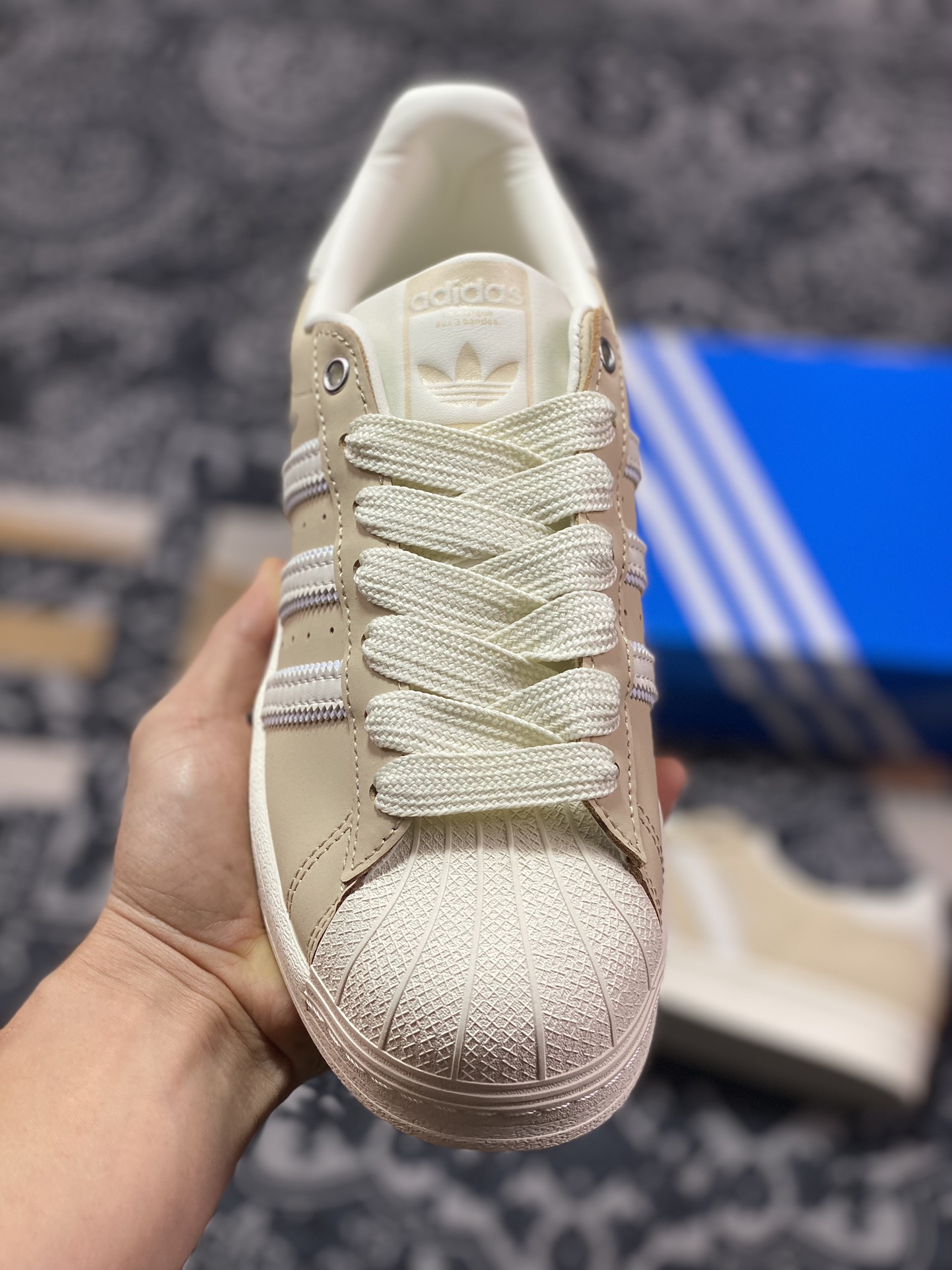 200 三叶草Adidas Originals Superstar”Sand Strata/Cloud White”经典板鞋“皮革浅黄奶白”IE3039