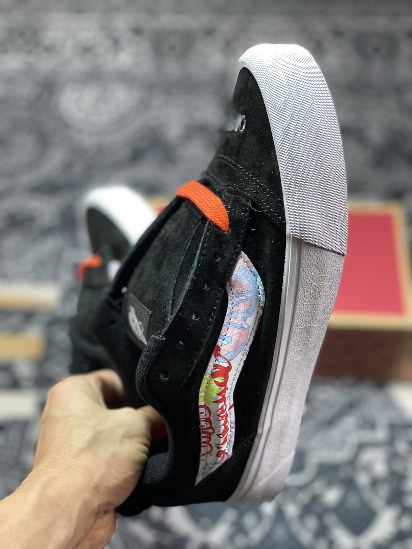 150 真标 Vans Classics Knu Skool 范斯新款 刺绣涂鸦面包鞋 VN000CS00ZB