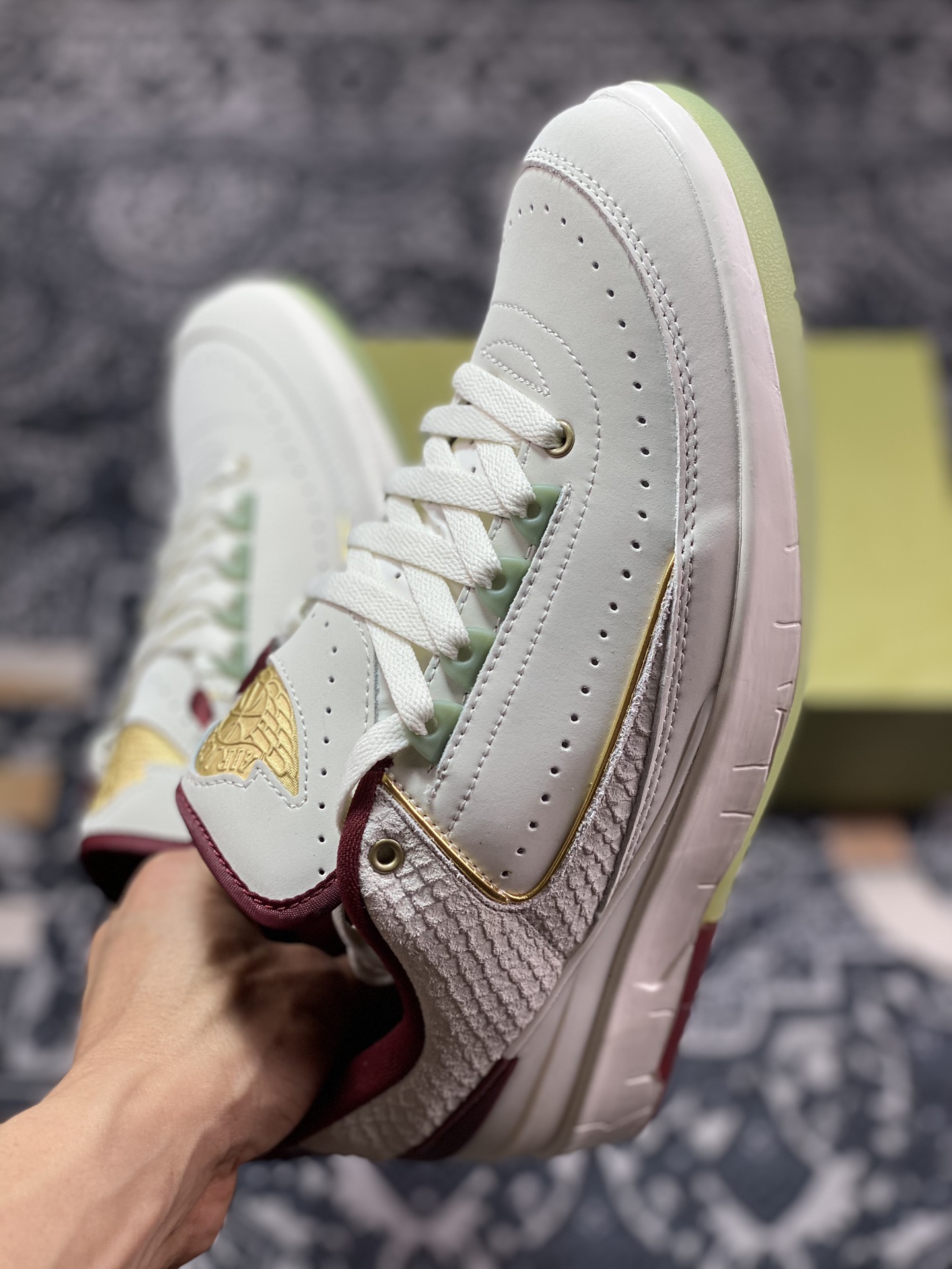 280 原装级别 Air Jordan 2 Retro AJ2 乔2龙年限定 低帮篮球鞋 FJ3468-100