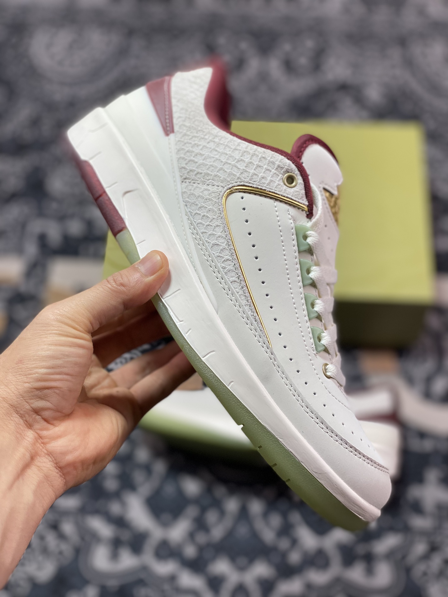 280 原装级别 Air Jordan 2 Retro AJ2 乔2龙年限定 低帮篮球鞋 FJ3468-100