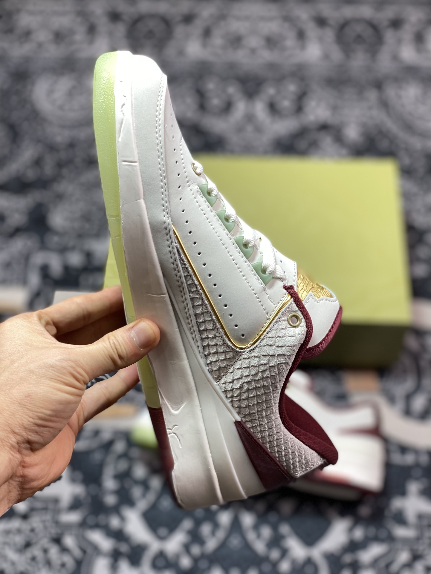 280 原装级别 Air Jordan 2 Retro AJ2 乔2龙年限定 低帮篮球鞋 FJ3468-100