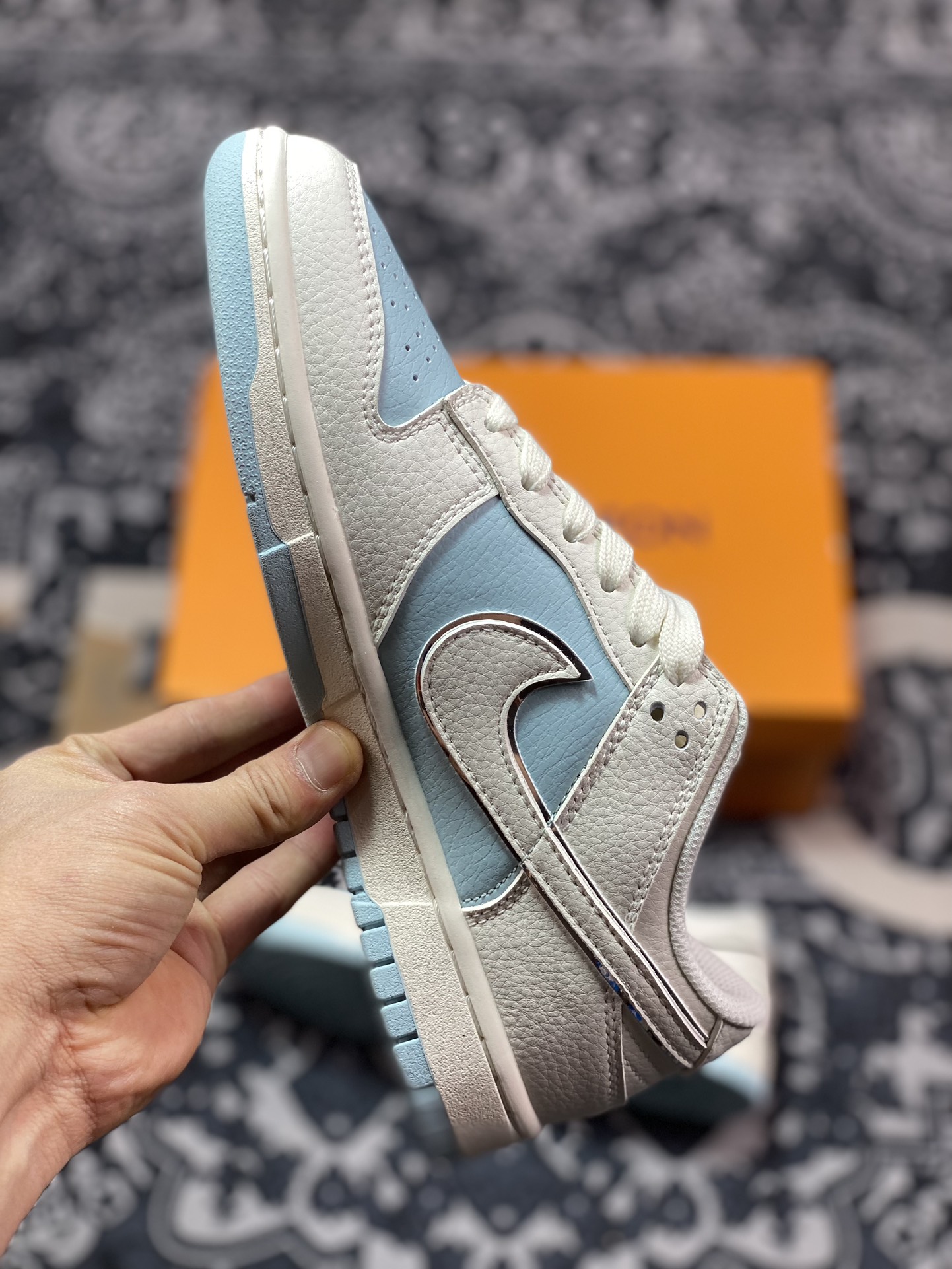 280 原装级别 NK Dunk Low Retro ”DIY高端定制” LV米白天空蓝低帮休闲运动板鞋 BB8766-209