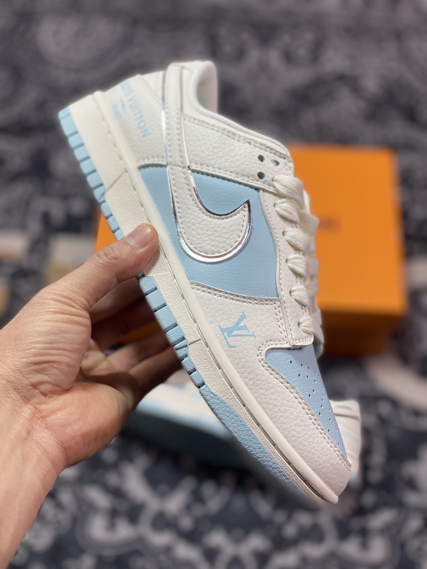 280 原装级别 NK Dunk Low Retro ”DIY高端定制” LV米白天空蓝低帮休闲运动板鞋 BB8766-209