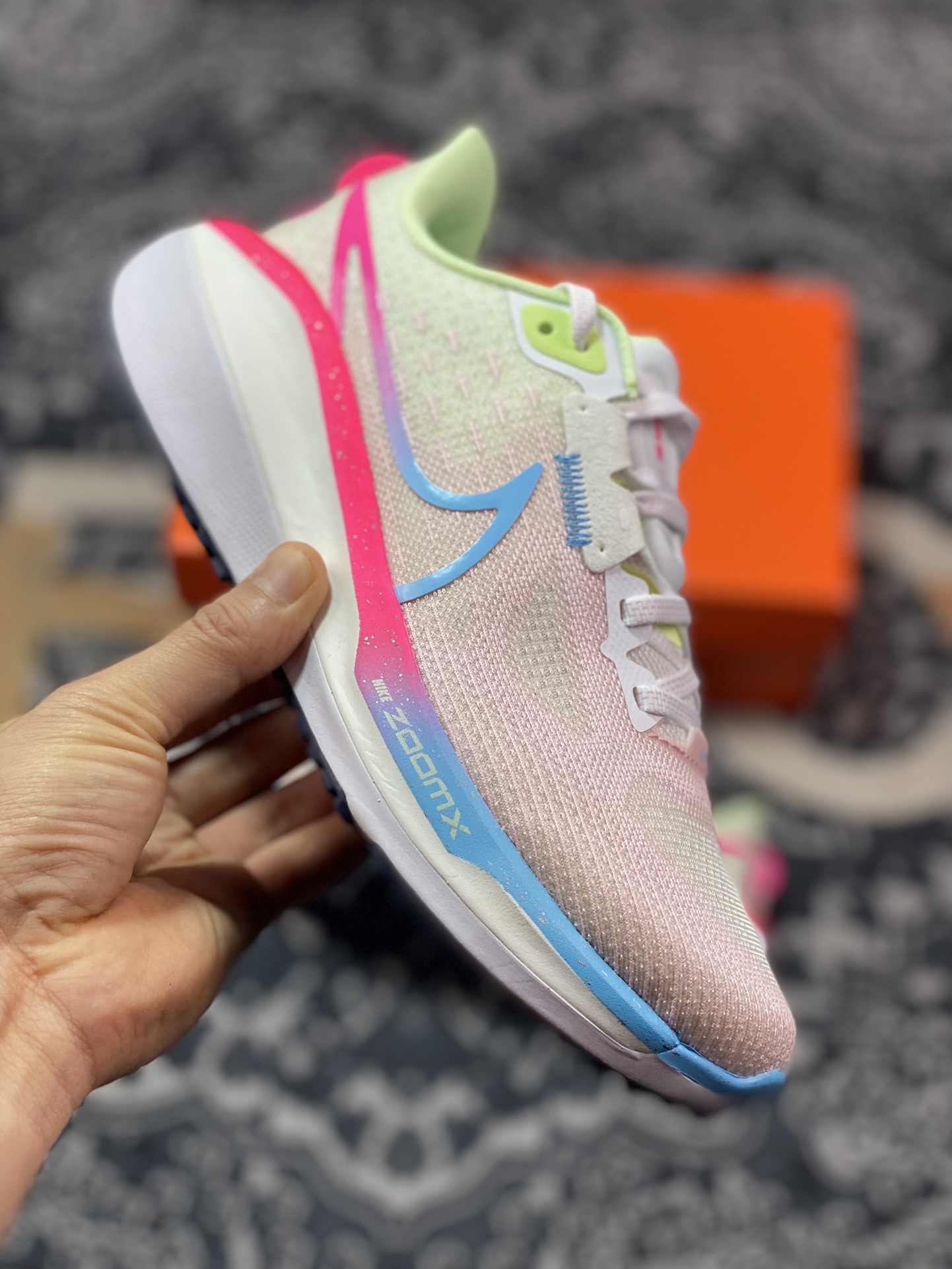 220 耐克Nike Vomero 17 ZoomX”Pink Foam Multi-Color”佛莫罗跑步鞋“淡粉蓝玫红渐变”FZ3974-686