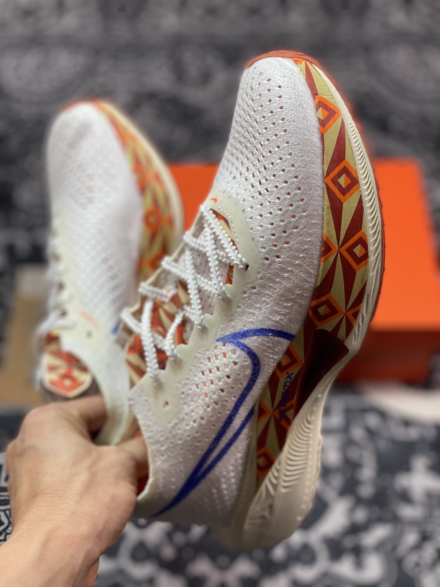 350 耐克Nike ZoomX Vaporfly Next% 3 Premium”Blue Ribbon Sports”空气慢跑鞋“针织白橘蓝纪念版”FQ7676-100