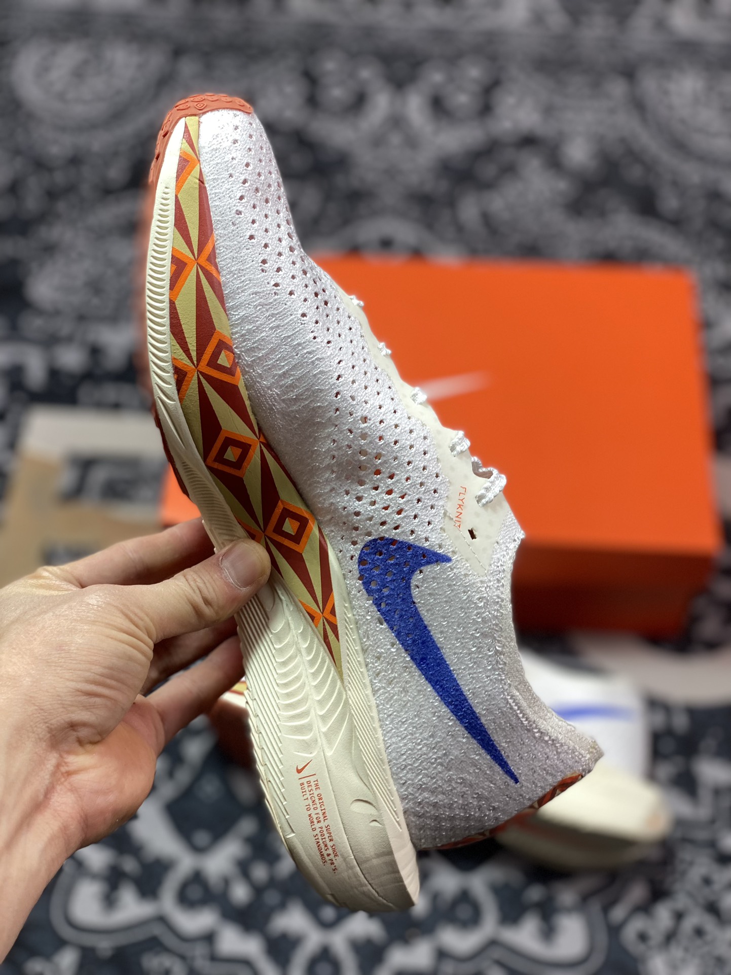 350 耐克Nike ZoomX Vaporfly Next% 3 Premium”Blue Ribbon Sports”空气慢跑鞋“针织白橘蓝纪念版”FQ7676-100