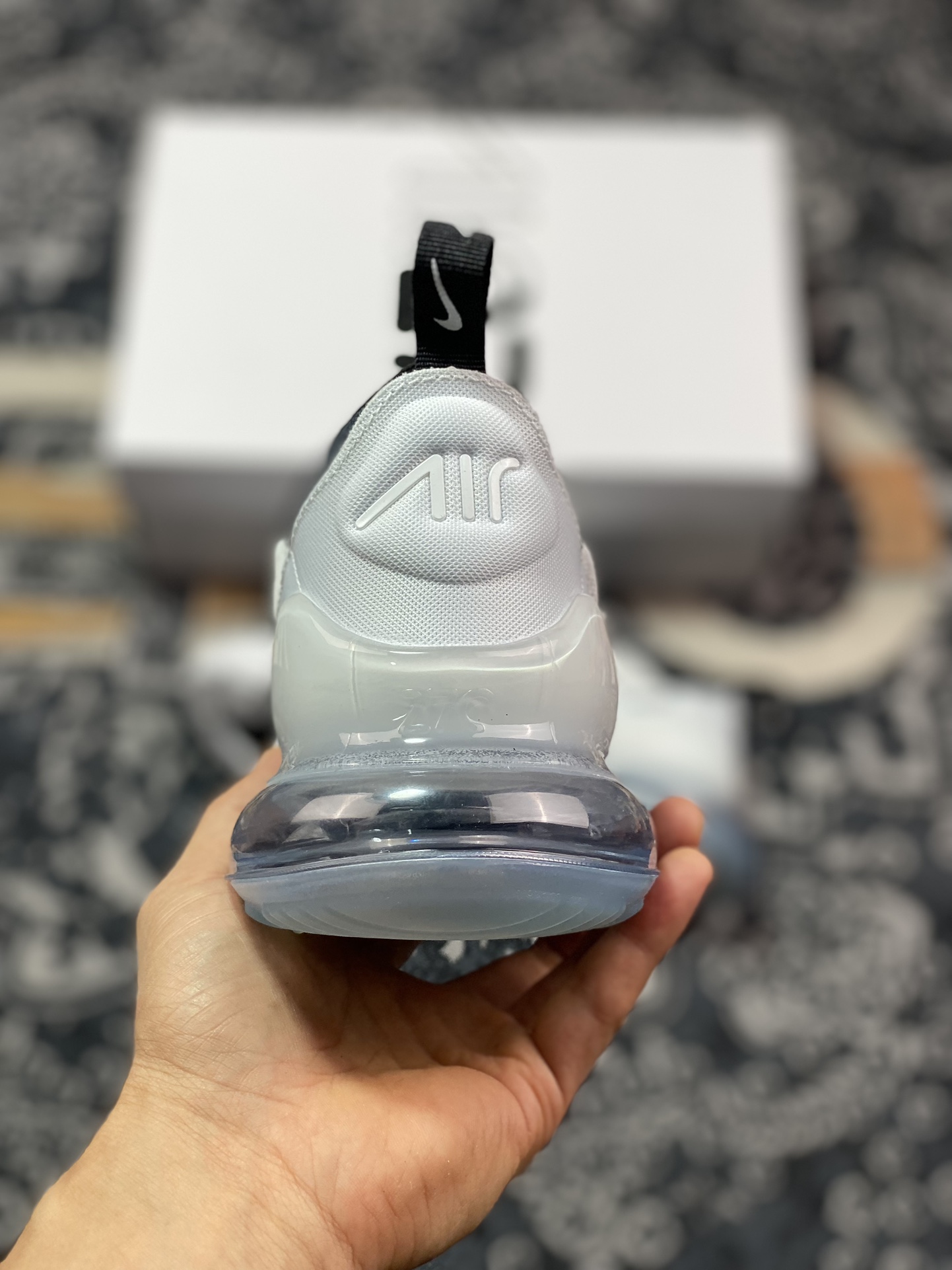 220 优选 原装级别Nike Air Max 270混合科技透气后掌半气垫慢跑鞋 AH8050-100