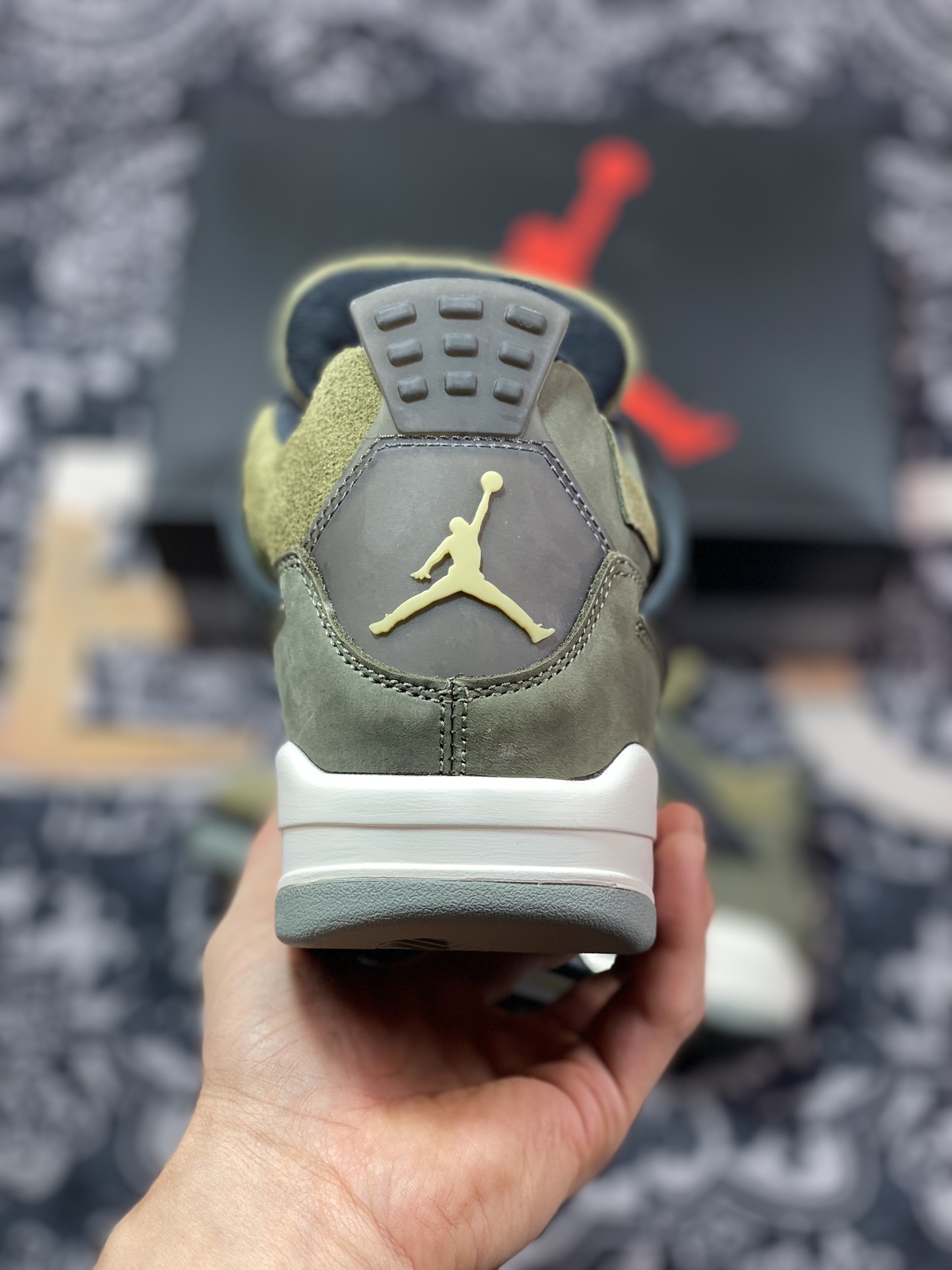 460 优选 原装级别 高端零售专供 Jordan Air Jordan 4 ”Olive” 减震防滑耐磨 中帮 复古篮球鞋 军绿色 FB9927-200