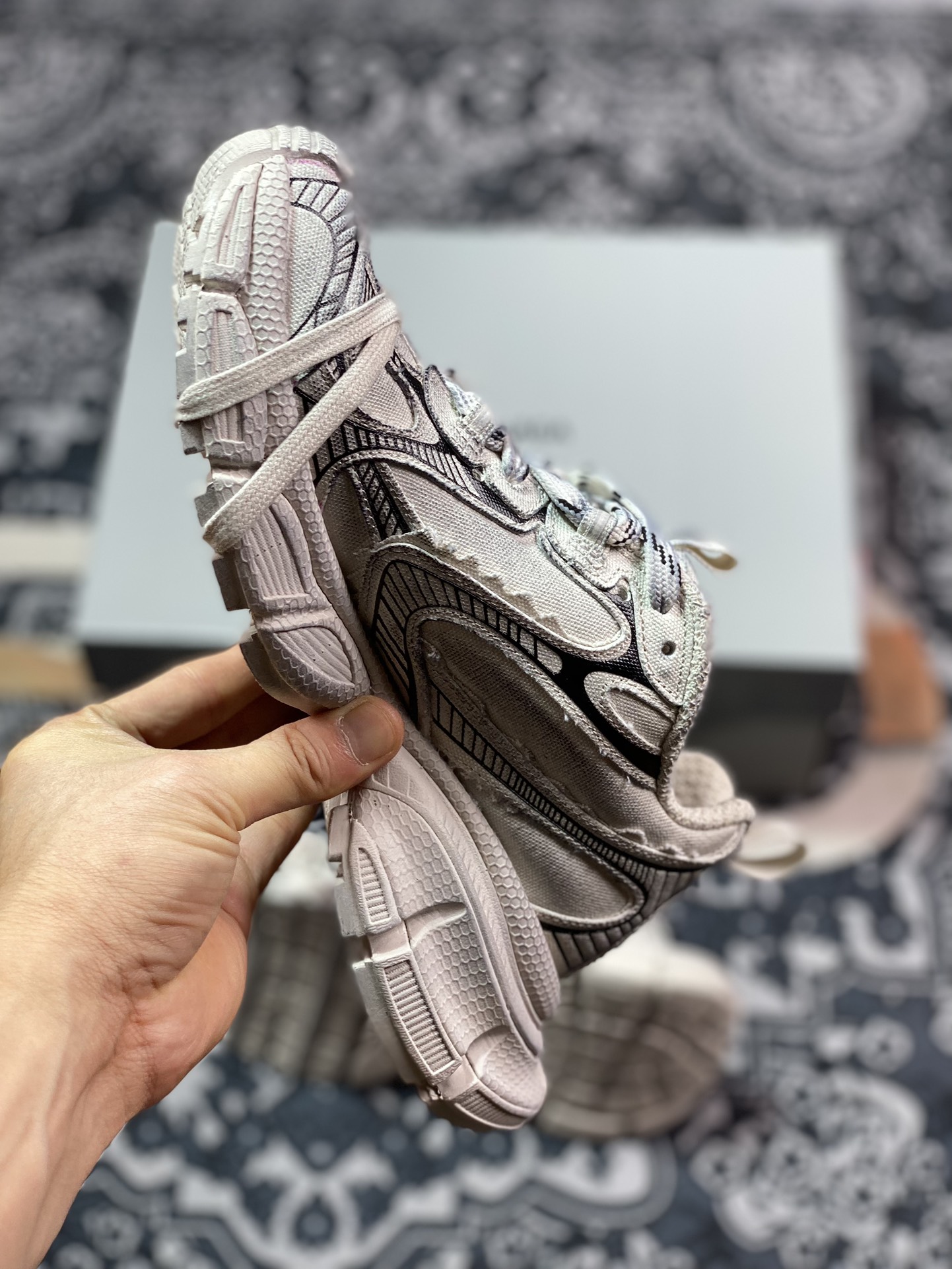 400 巴黎世家BALENCIAGA 3XL Sneakers 3+系列低帮慢跑鞋“帆布米黄黑做旧”734731 W3XDC 2002