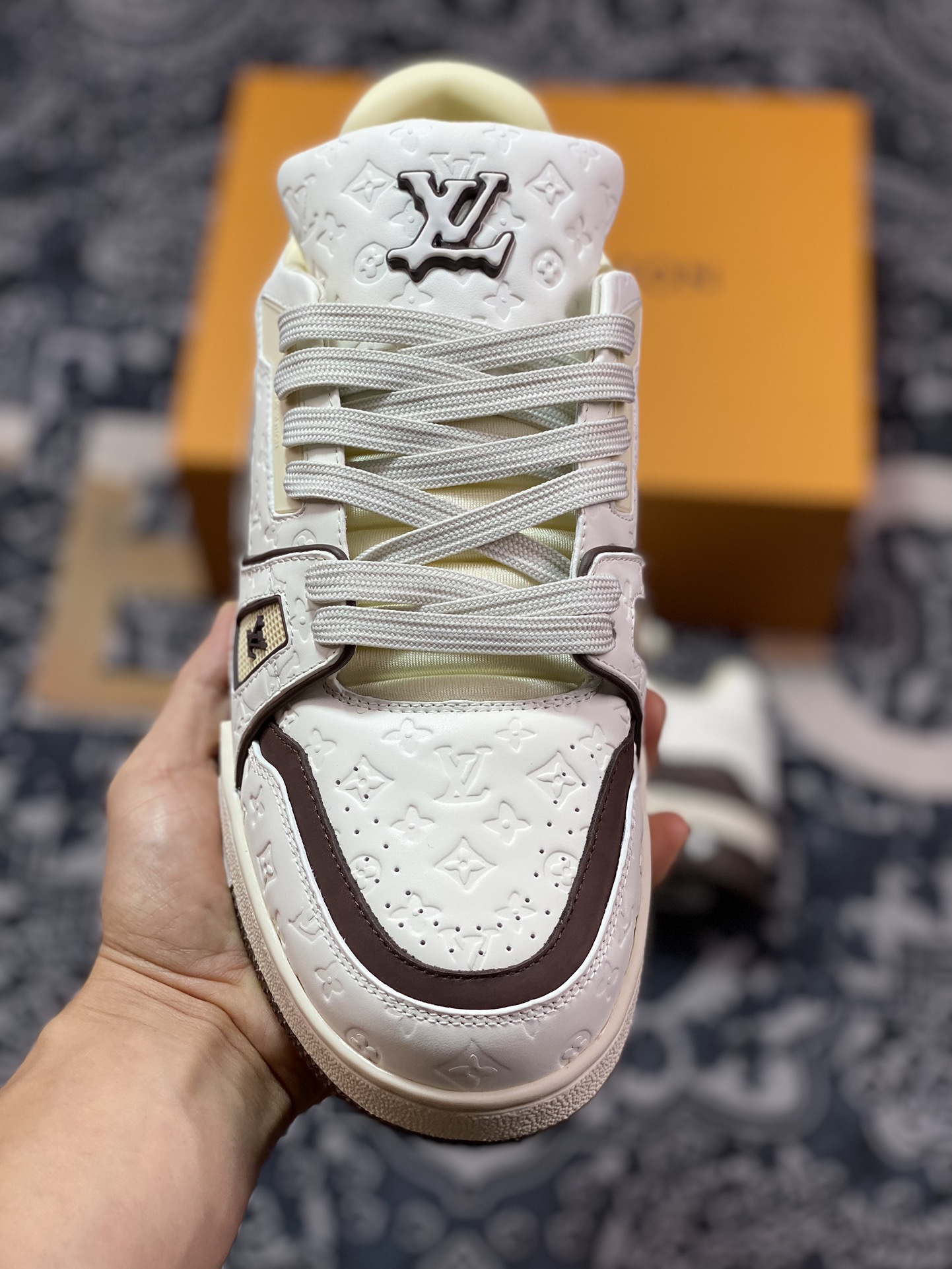 700  LOUIS VUITTON Trainer LV 路易威登 独家全新升级最新包装