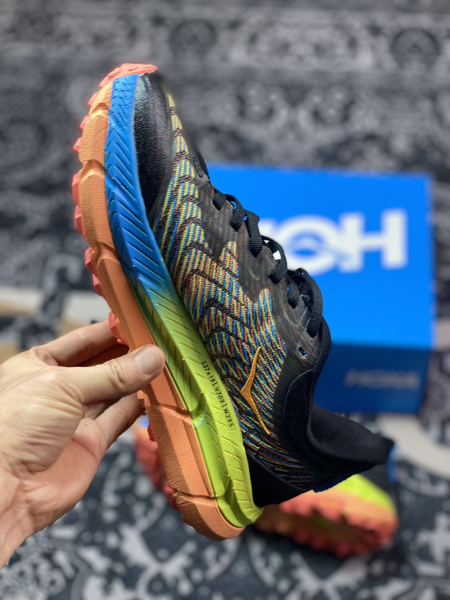 200 HOKA ONE ONE Mafate Speed 4 飞速玛法特4代系列低帮慢跑鞋“网织黑蓝亮黄”1138472/BKML