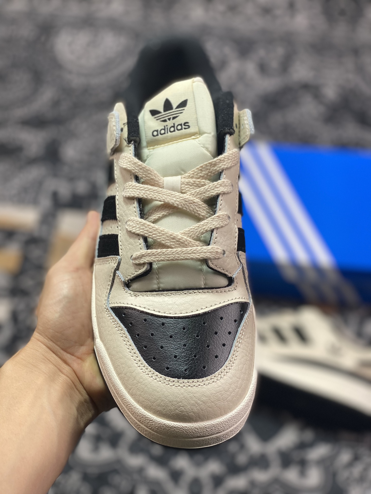 240 阿迪达斯/三叶草Adidas Originals Forum Low CL 罗马系列低帮板鞋“皮革米白黑”IG3901