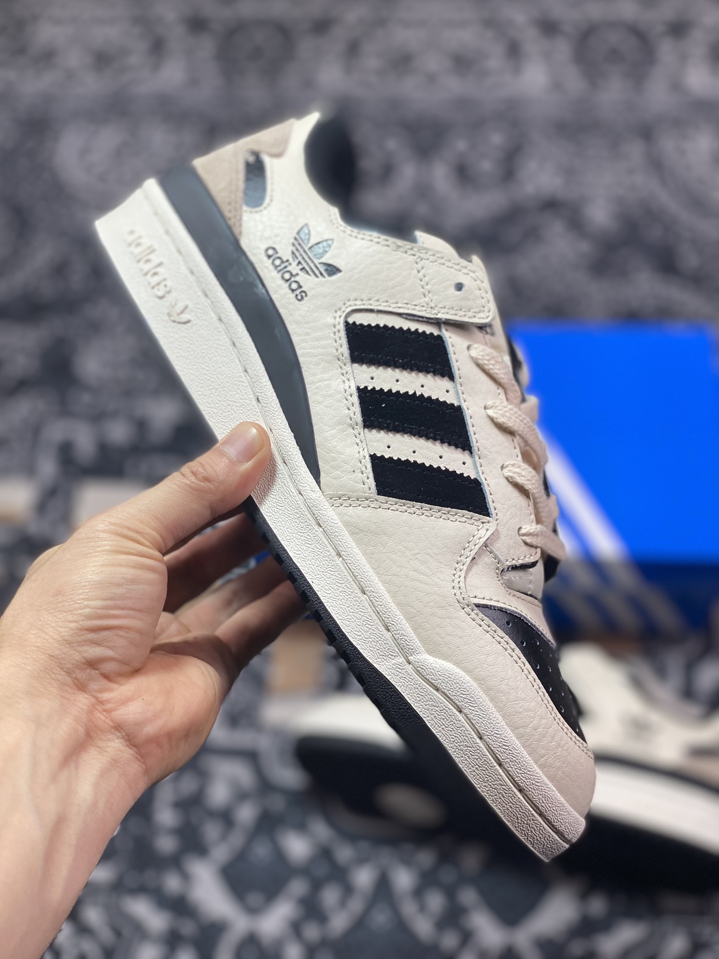 240 阿迪达斯/三叶草Adidas Originals Forum Low CL 罗马系列低帮板鞋“皮革米白黑”IG3901