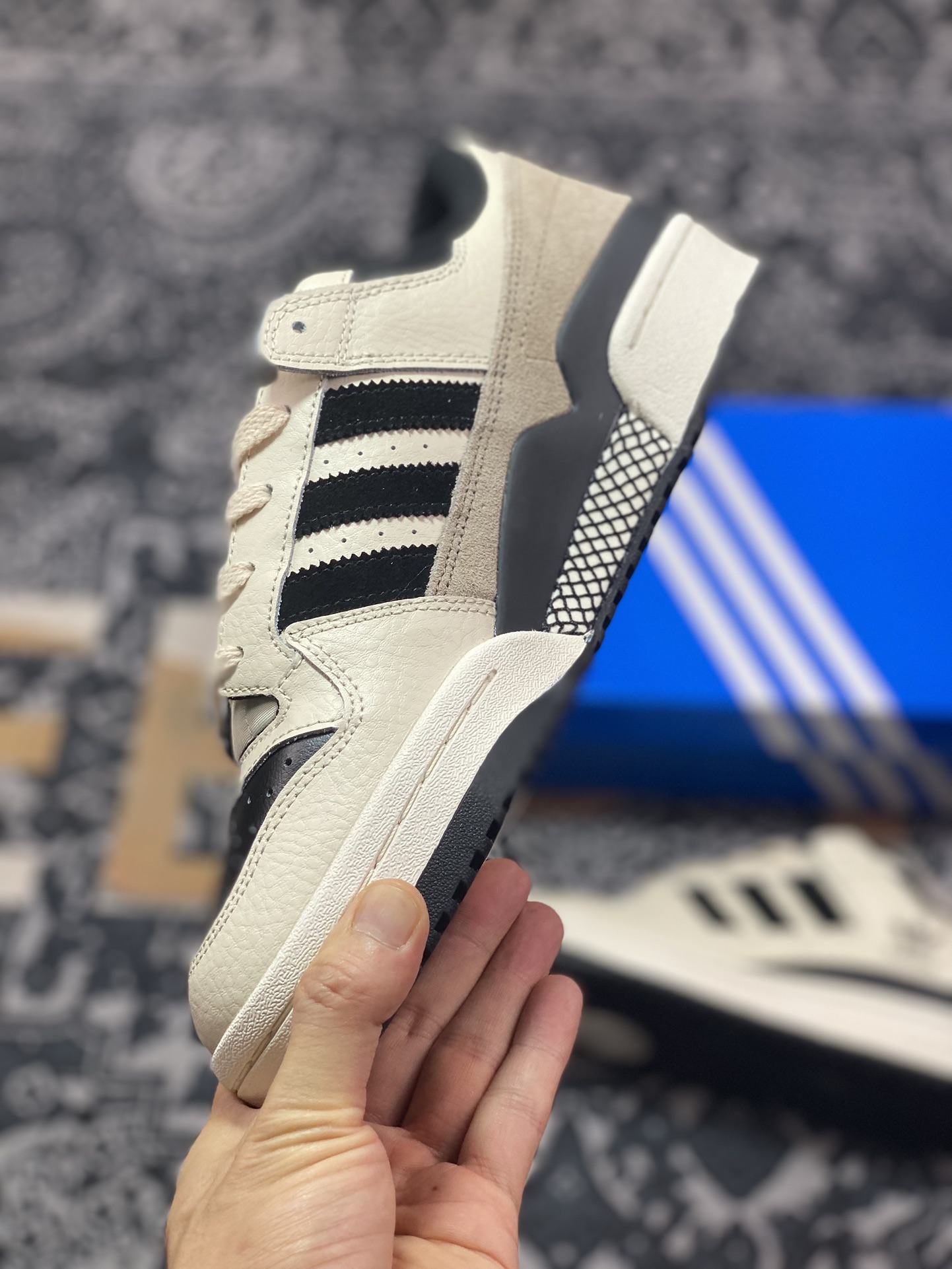 240 阿迪达斯/三叶草Adidas Originals Forum Low CL 罗马系列低帮板鞋“皮革米白黑”IG3901