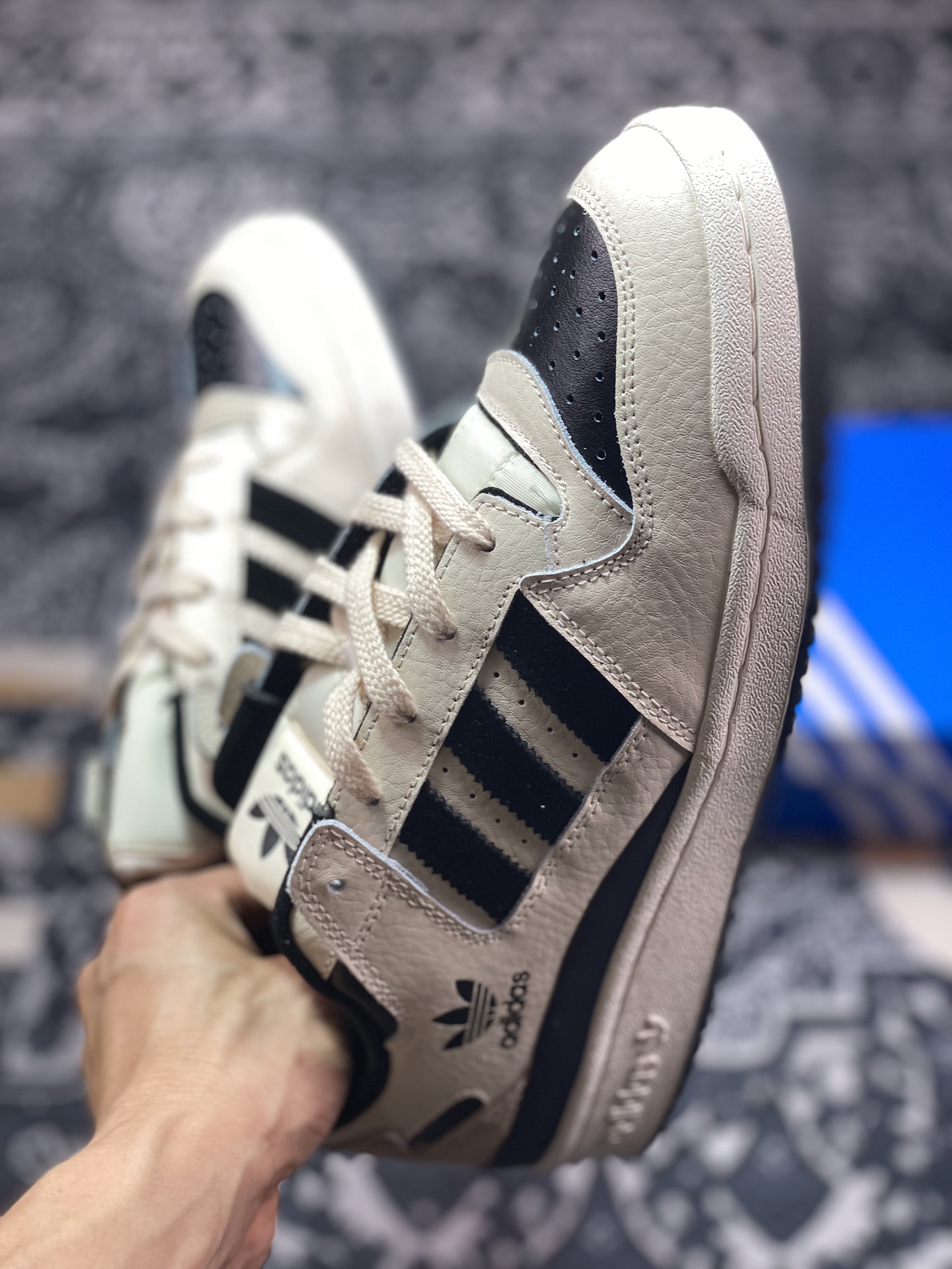 240 阿迪达斯/三叶草Adidas Originals Forum Low CL 罗马系列低帮板鞋“皮革米白黑”IG3901